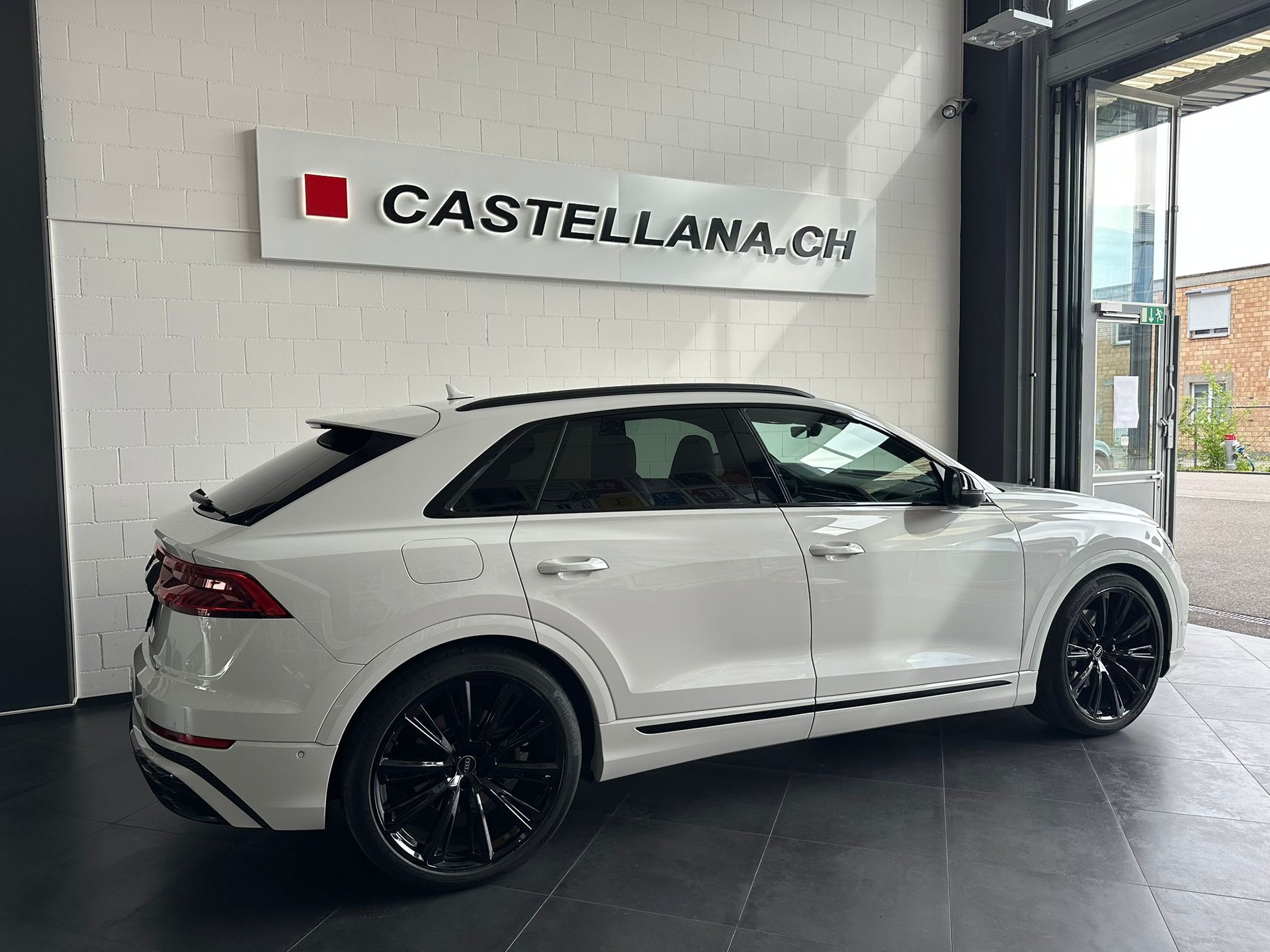 AUDI Q8 50 TDI quattro tiptronic-image-2