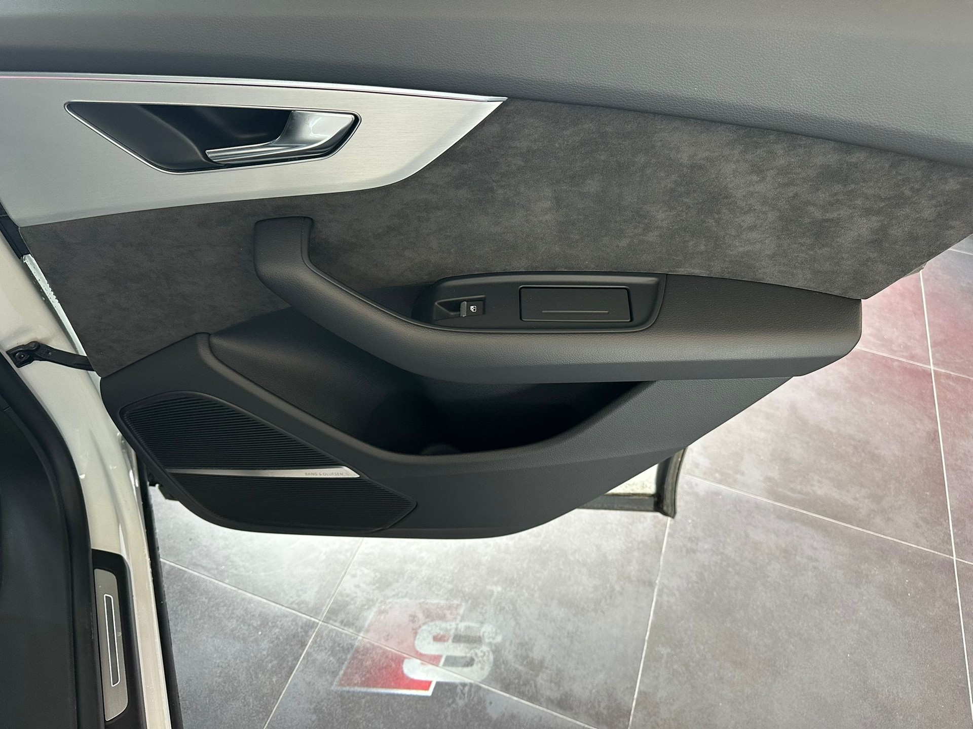 AUDI Q8 50 TDI quattro tiptronic-image-22