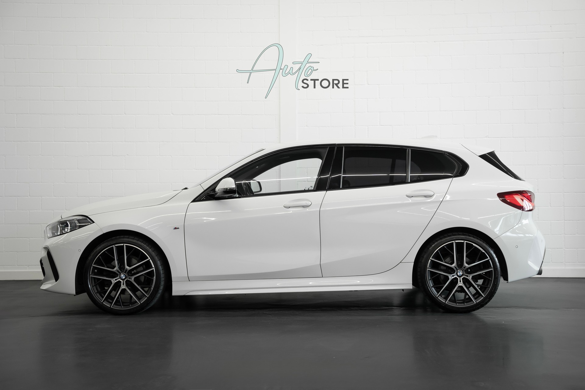 BMW 118i Steptronic M Sport-image-2