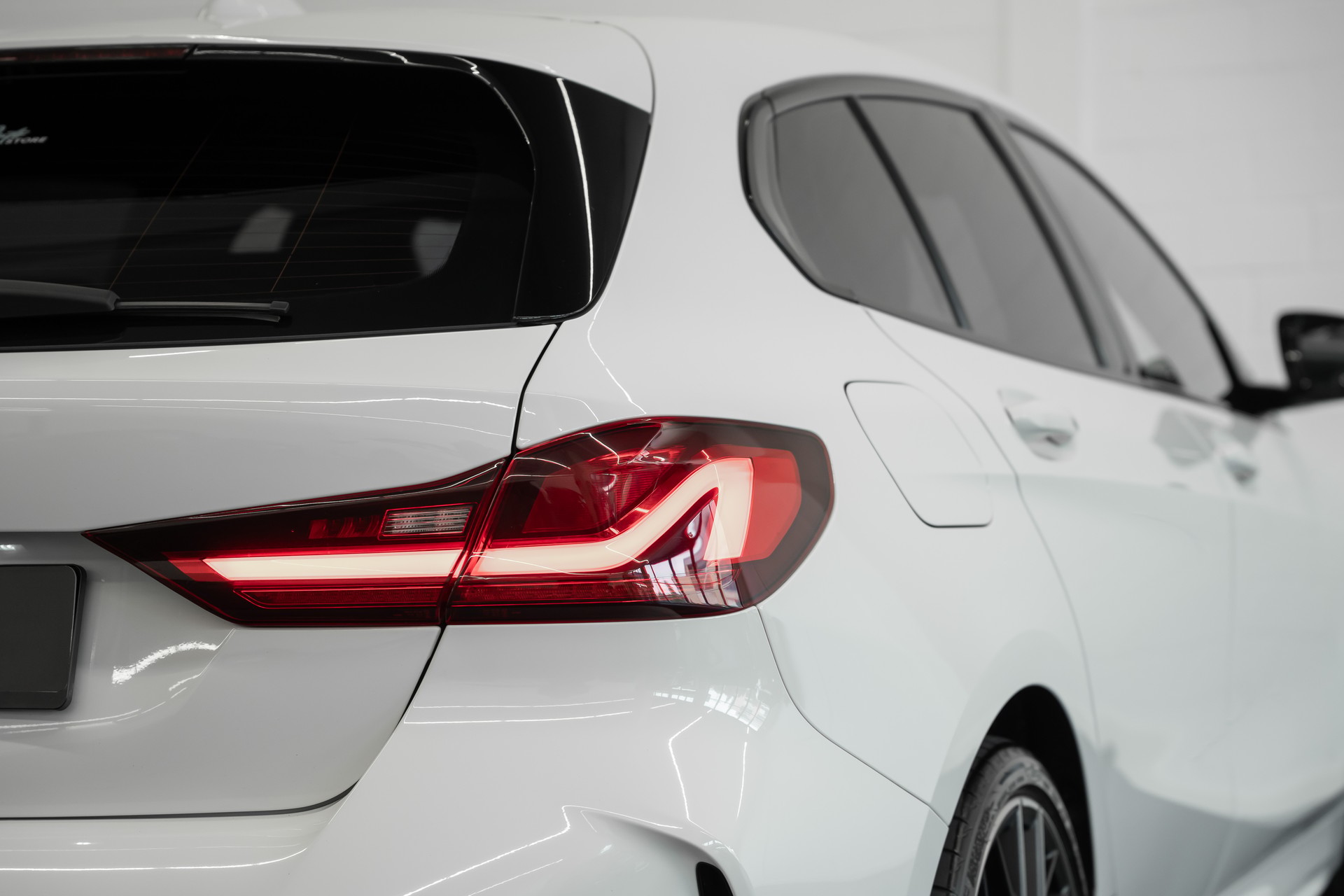 BMW 118i Steptronic M Sport-image-8