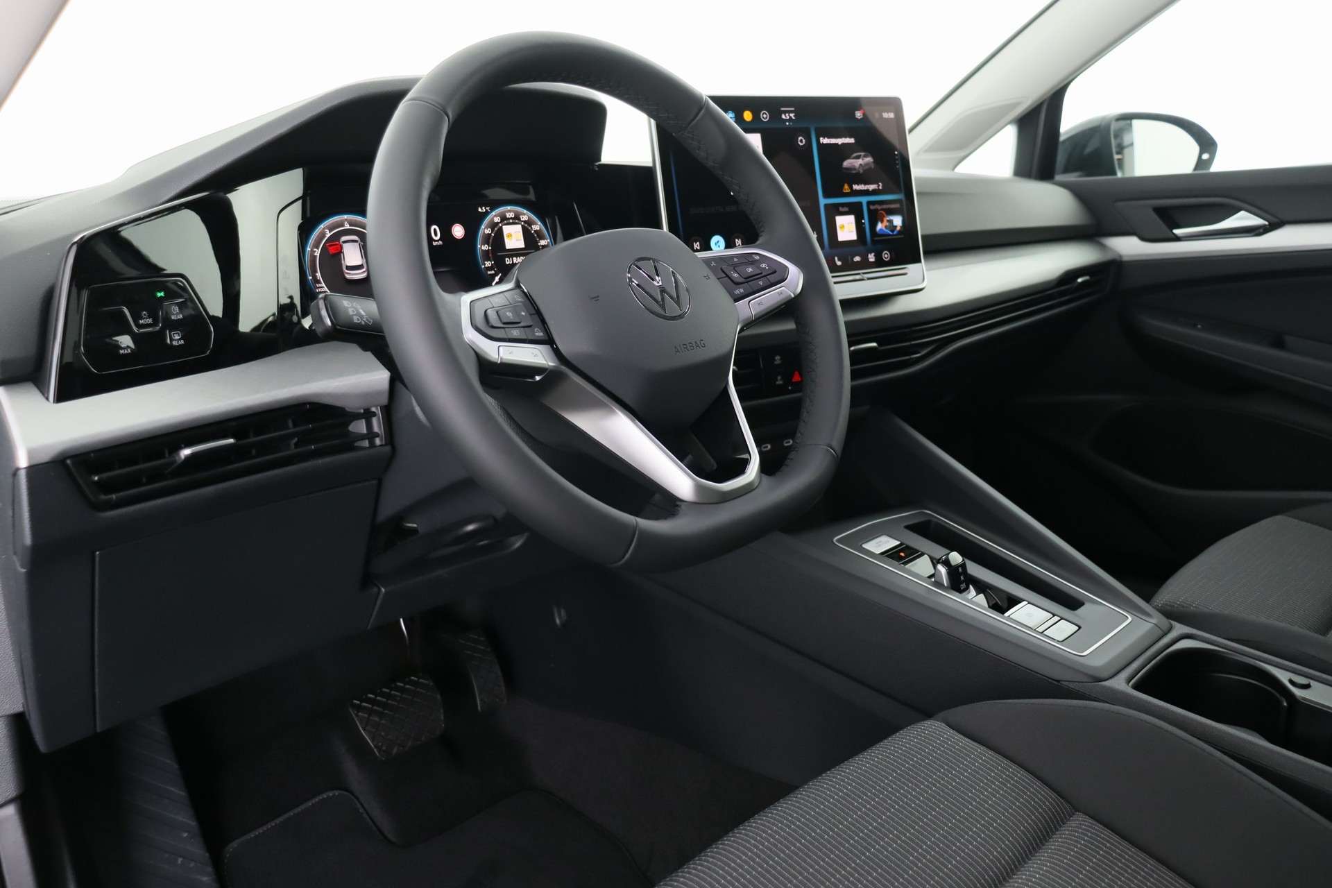 VW Golf 1.5 e TSI mHEV Value DSG-image-8