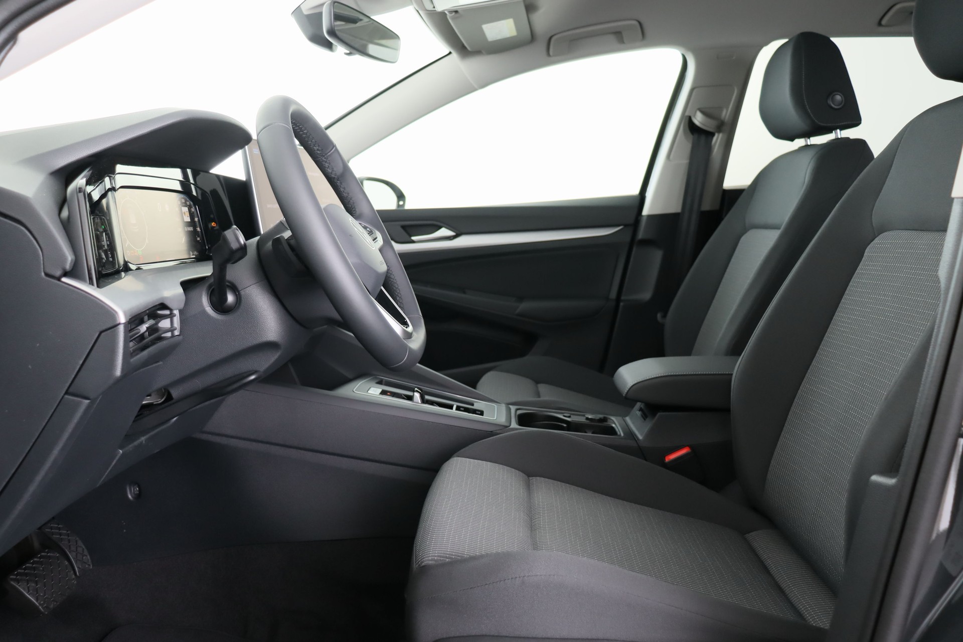 VW Golf 1.5 e TSI mHEV Value DSG-image-7