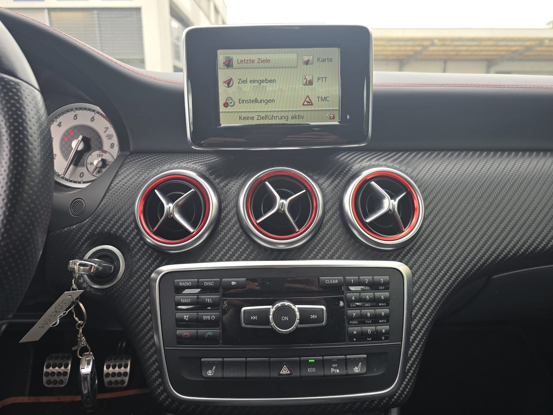 MERCEDES-BENZ A 200 AMG Line-image-15