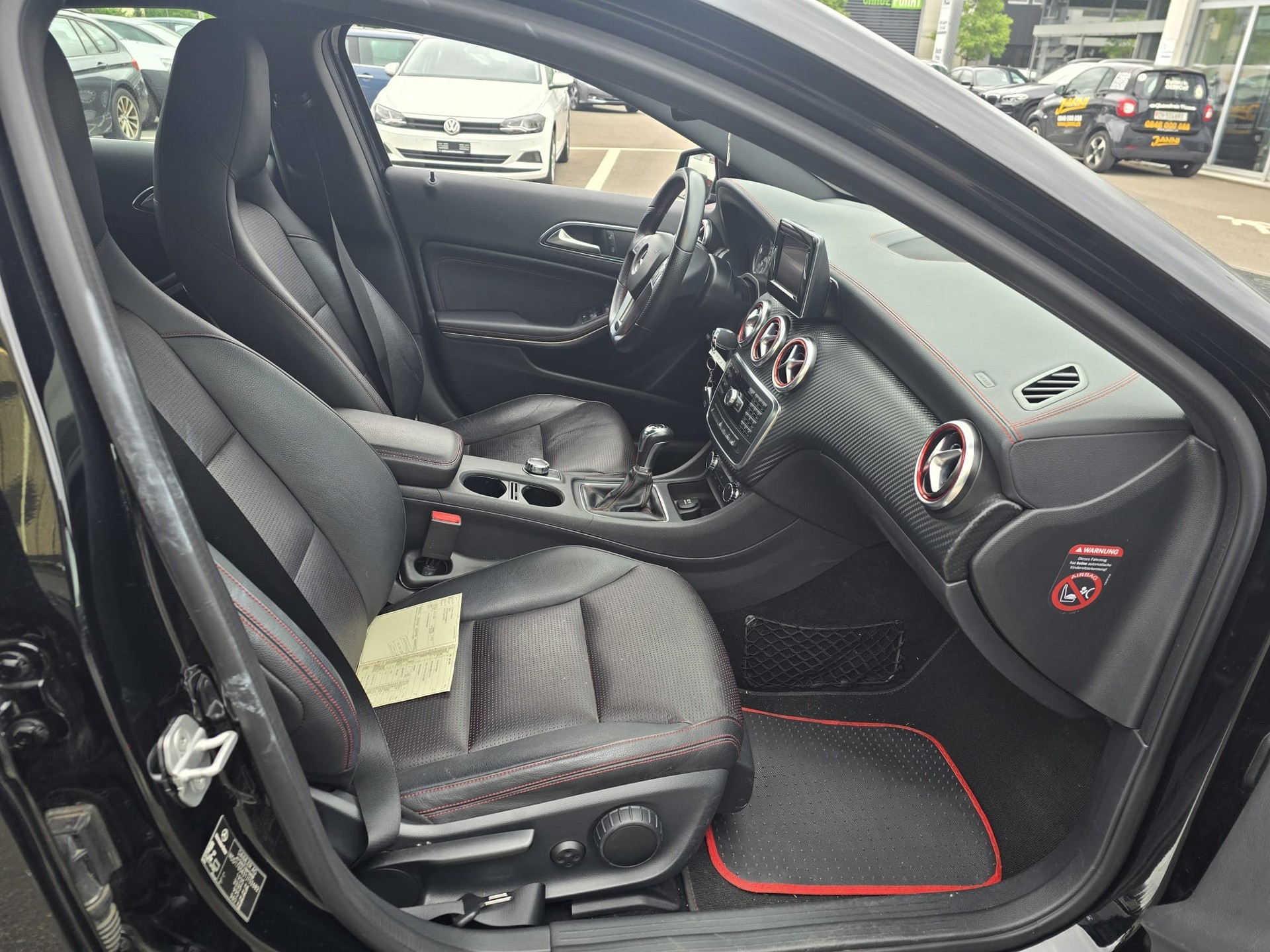 MERCEDES-BENZ A 200 AMG Line-image-12