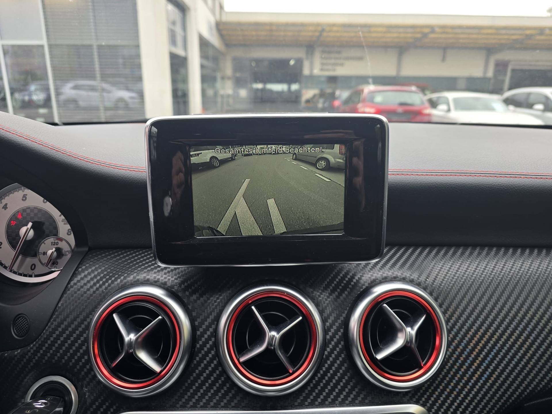 MERCEDES-BENZ A 200 AMG Line-image-13