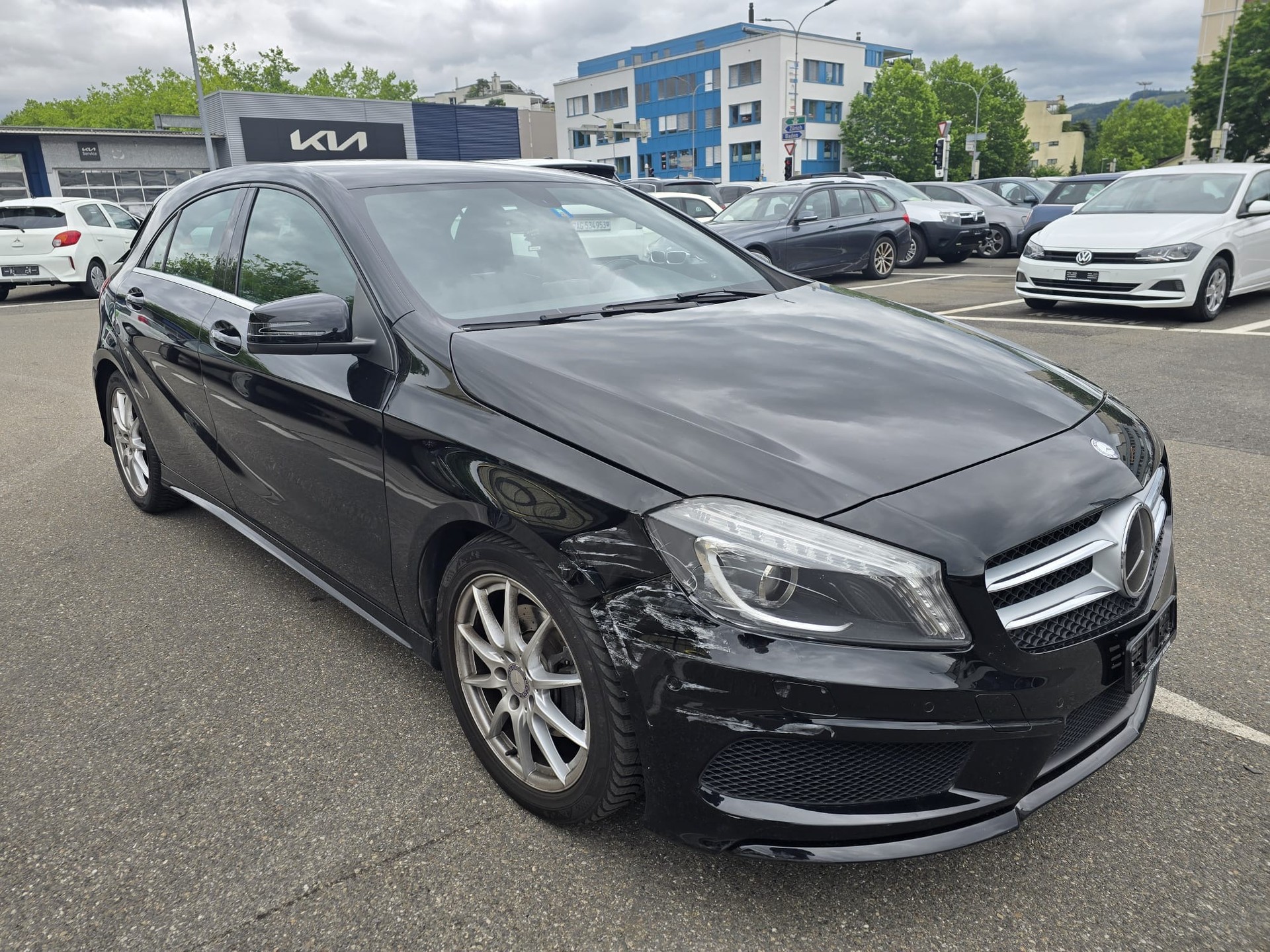 MERCEDES-BENZ A 200 AMG Line-image-0
