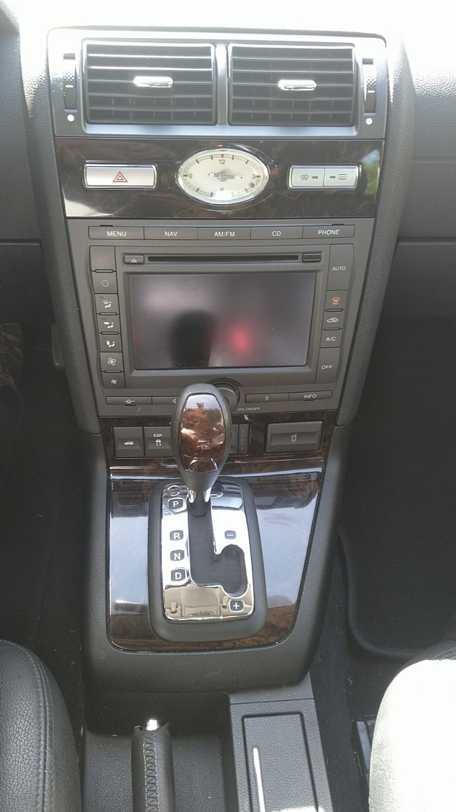 FORD Mondeo 2.5i V6 Executive-image-7