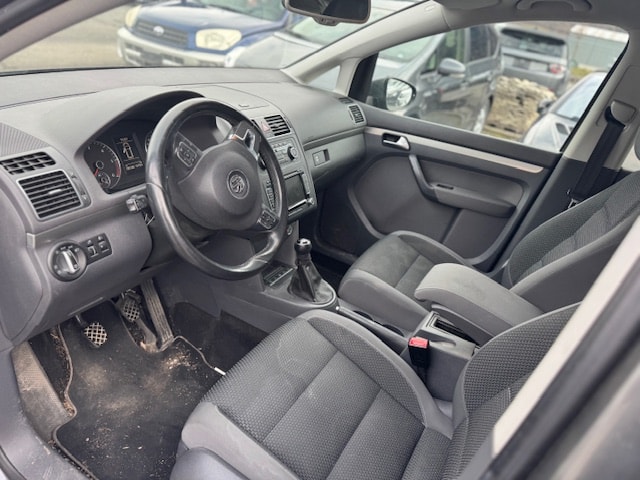 VW Touran 2.0 TDI BlueMotion Technology Comfortline-image-12