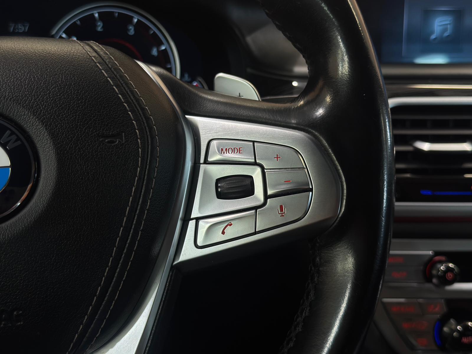 BMW 750d xDrive Steptronic *CH*-image-16