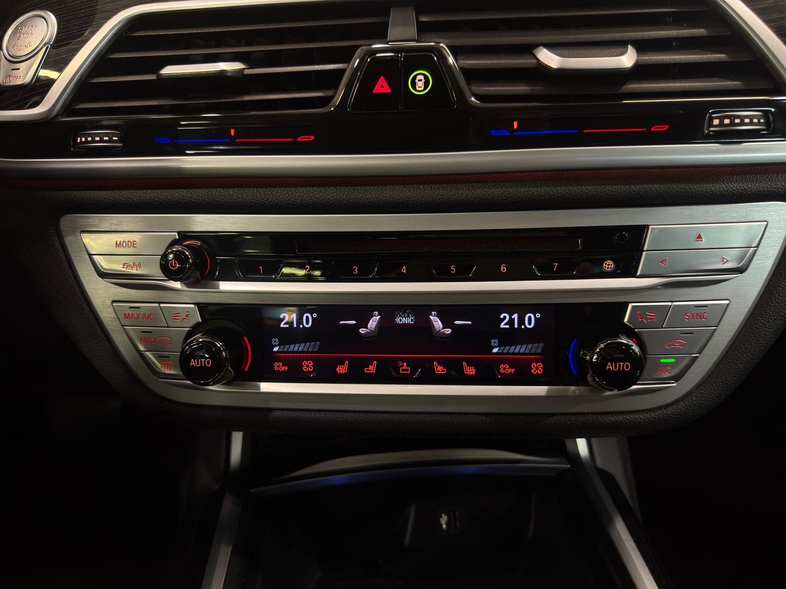 BMW 750d xDrive Steptronic *CH*-image-13