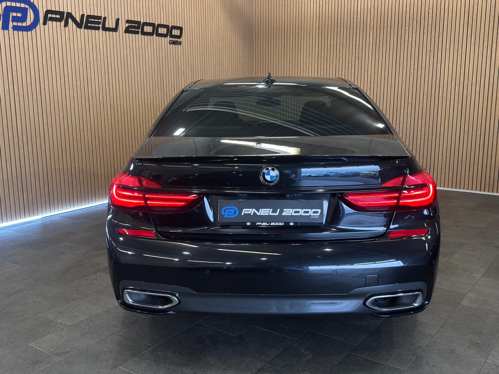 BMW 750d xDrive Steptronic *CH*-image-2