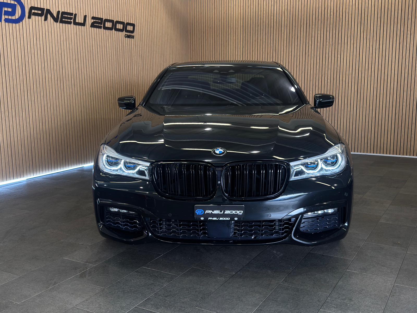 BMW 750d xDrive Steptronic *CH*-image-27