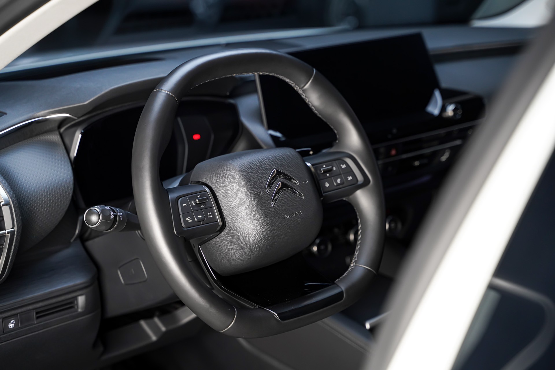 CITROEN C5 X 1.2i PureTech Shine EAT8-image-8