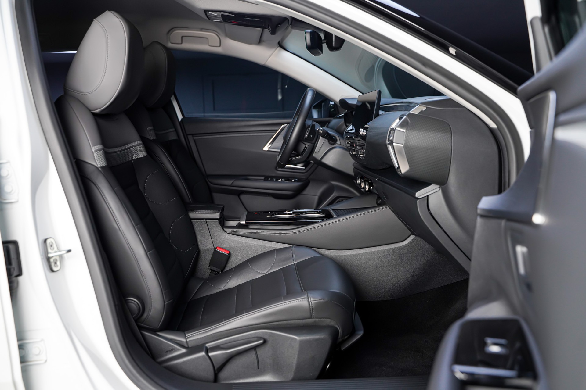 CITROEN C5 X 1.2i PureTech Shine EAT8-image-16