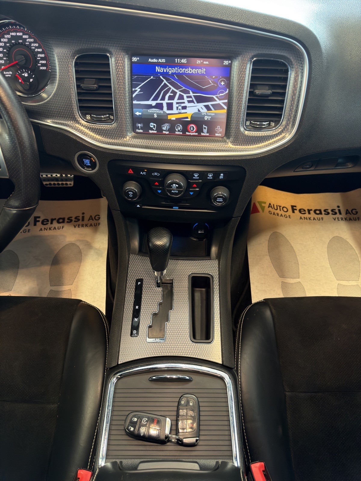 DODGE SRT8-image-18