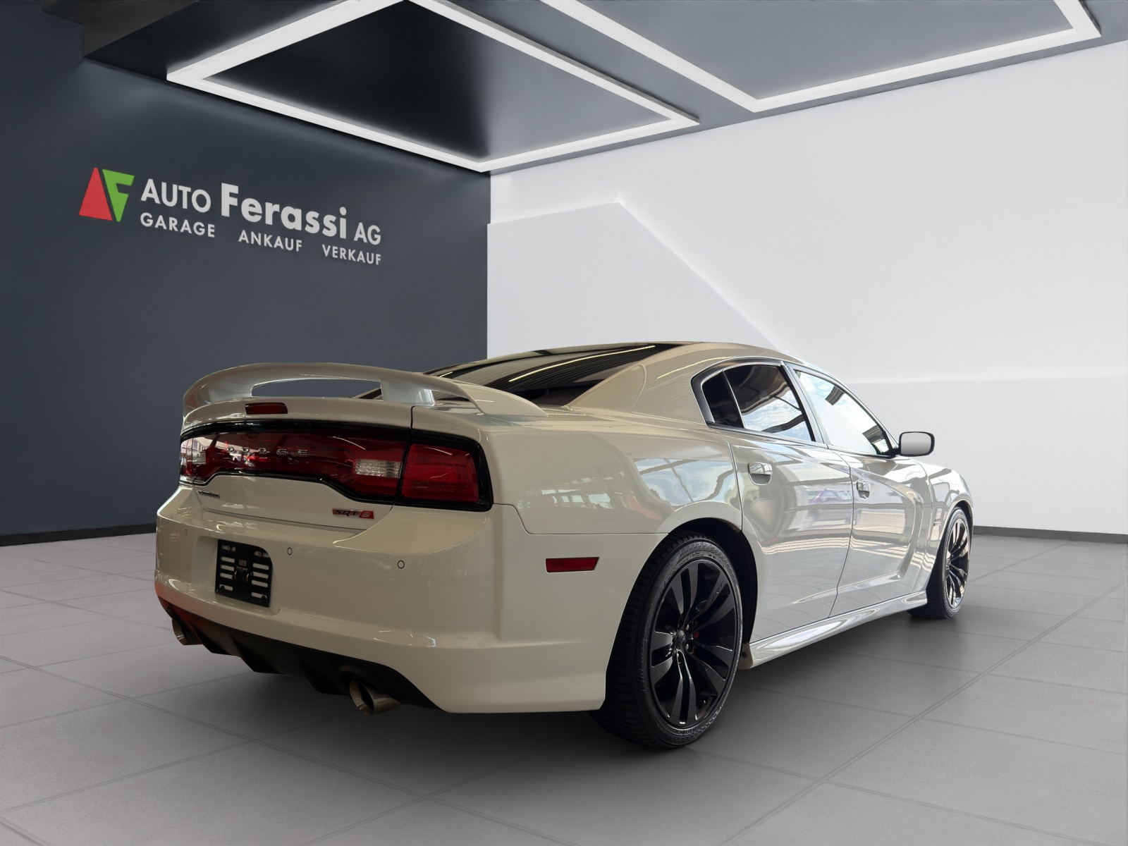 DODGE SRT8-image-5