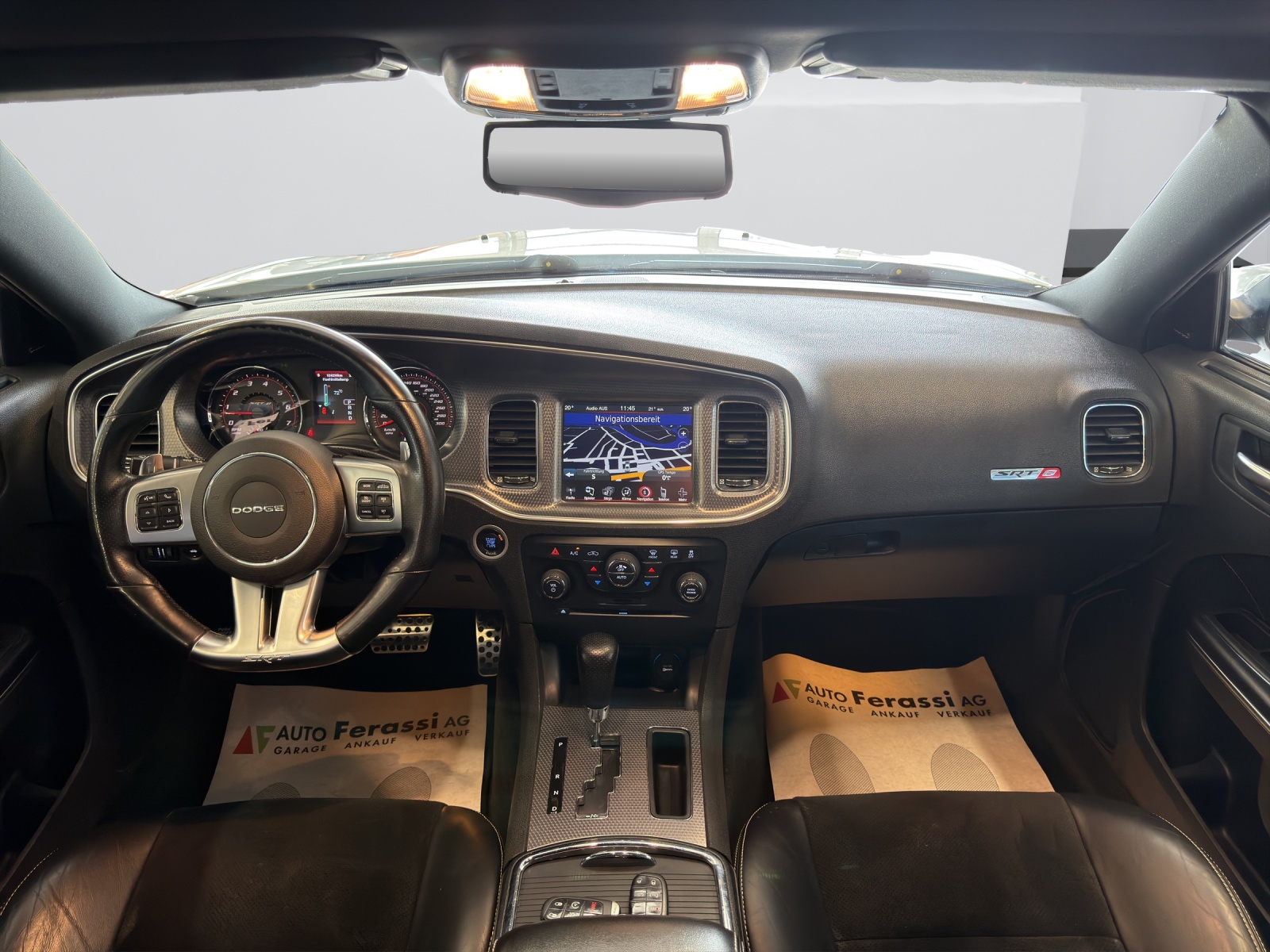 DODGE SRT8-image-11