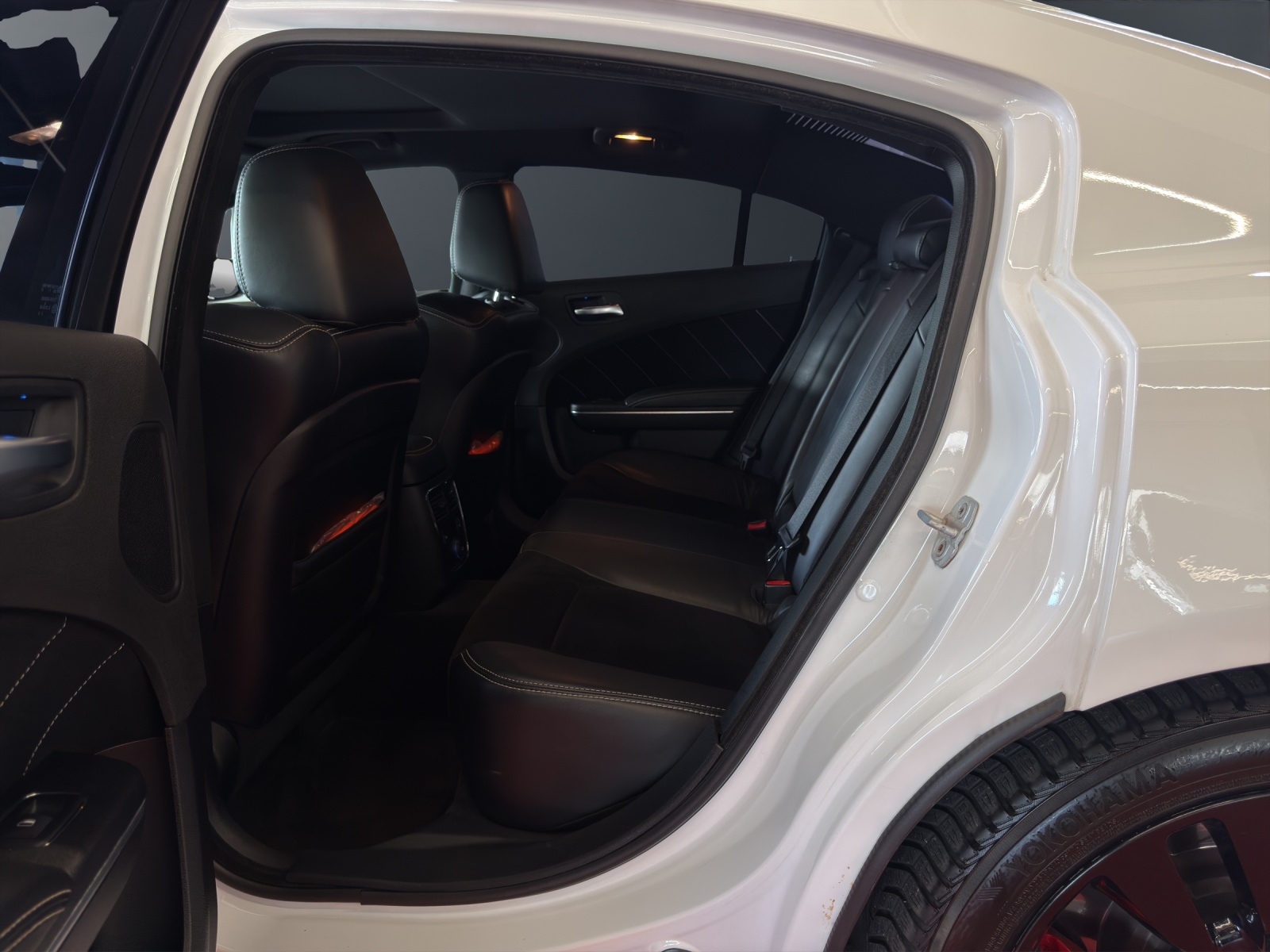 DODGE SRT8-image-13