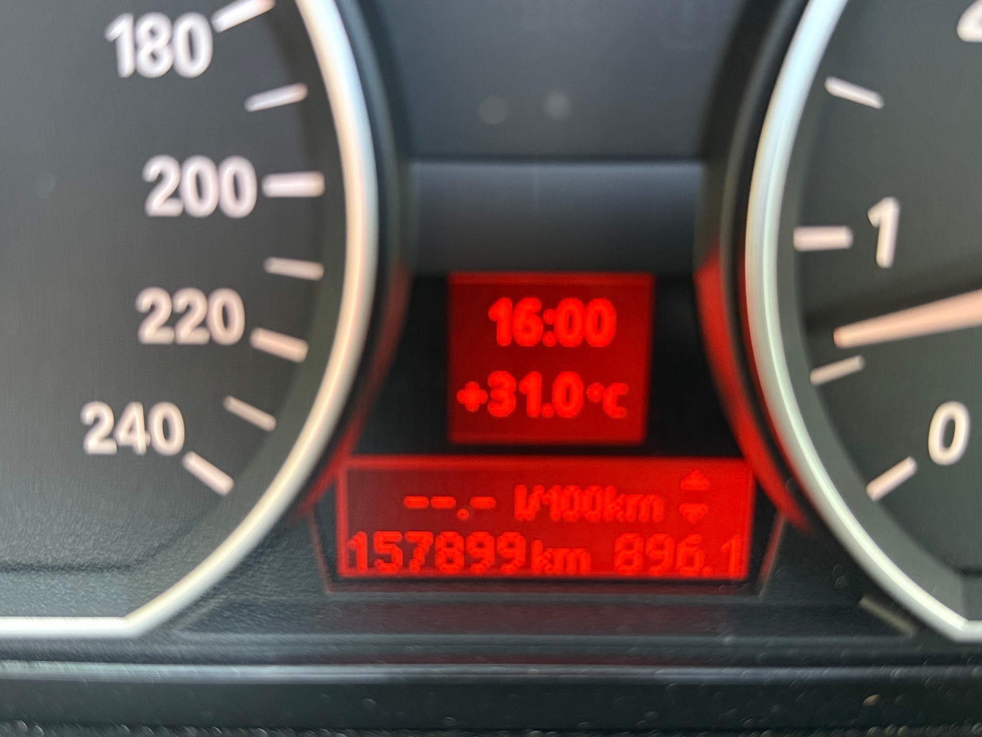 BMW 118i Cabrio-image-7