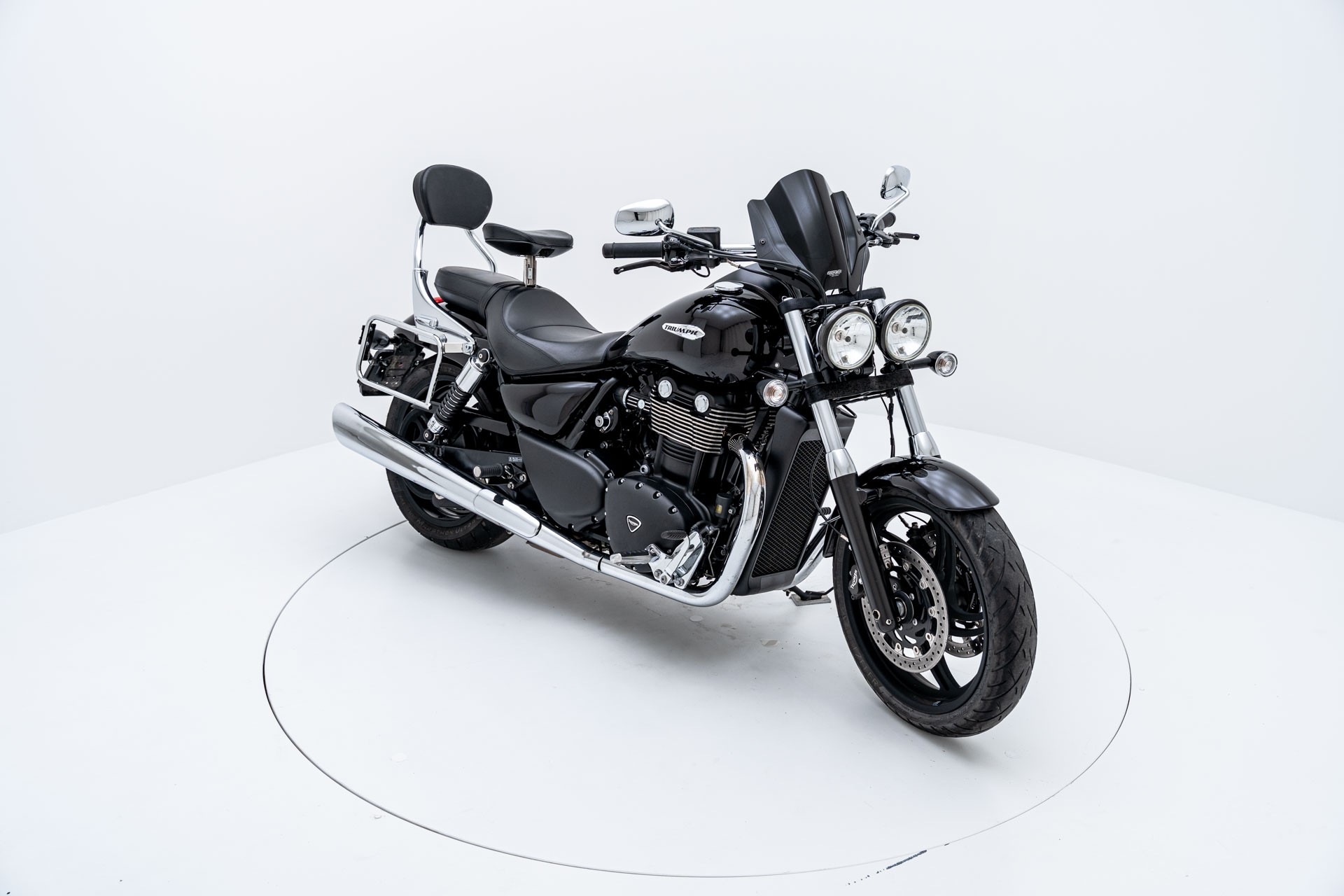 TRIUMPH Thunderbird Storm 1700 ABS-showroom-element-1
