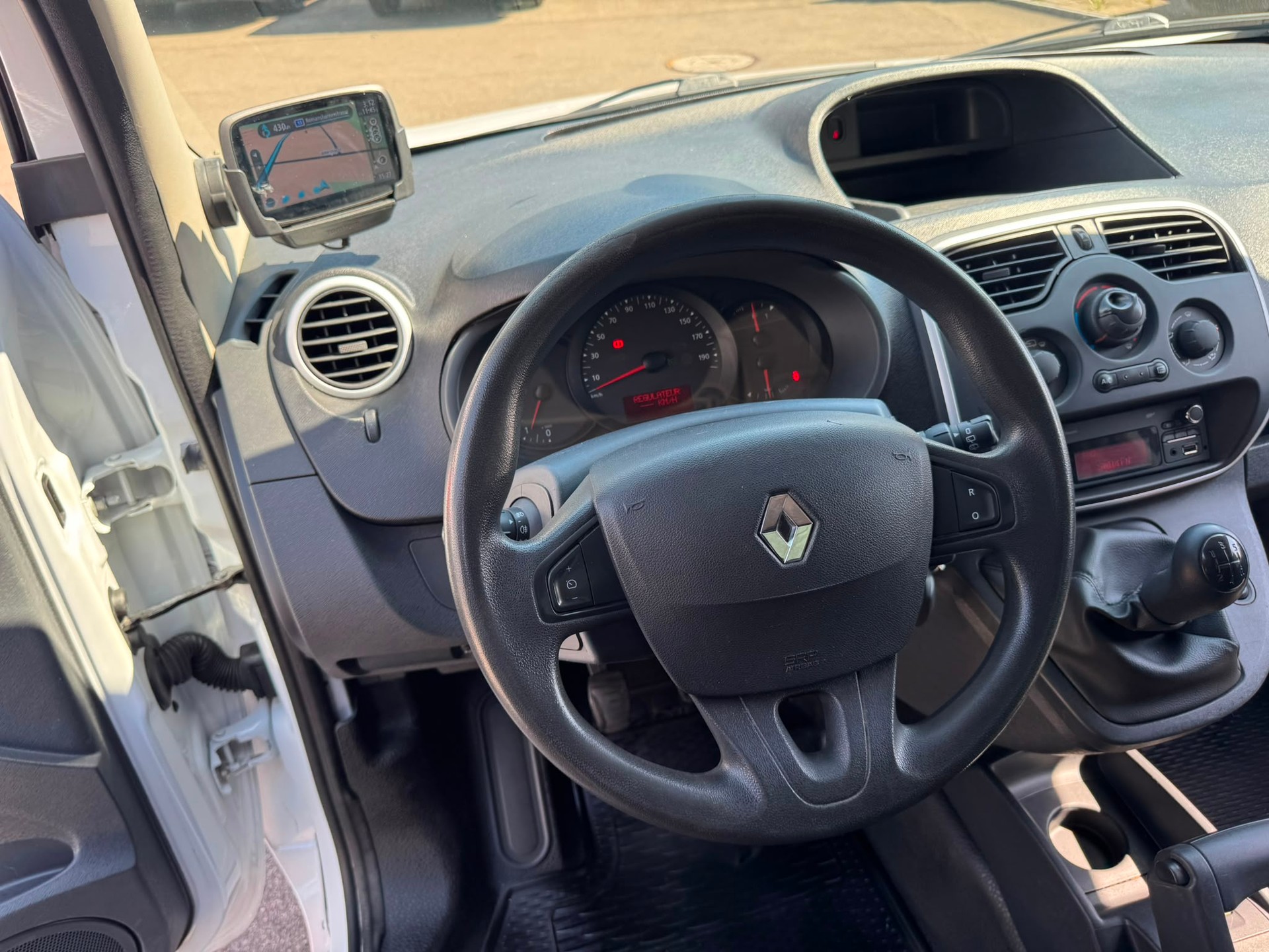 RENAULT Kangoo Medium dCi 90 ENERGY Business-image-11