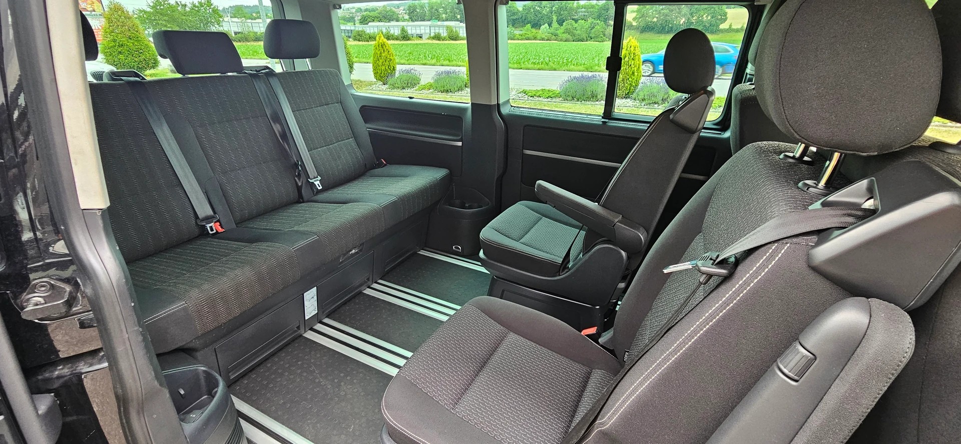VW T6 Multivan 2.0 TDI - Bulli - Trendline DSG-image-13