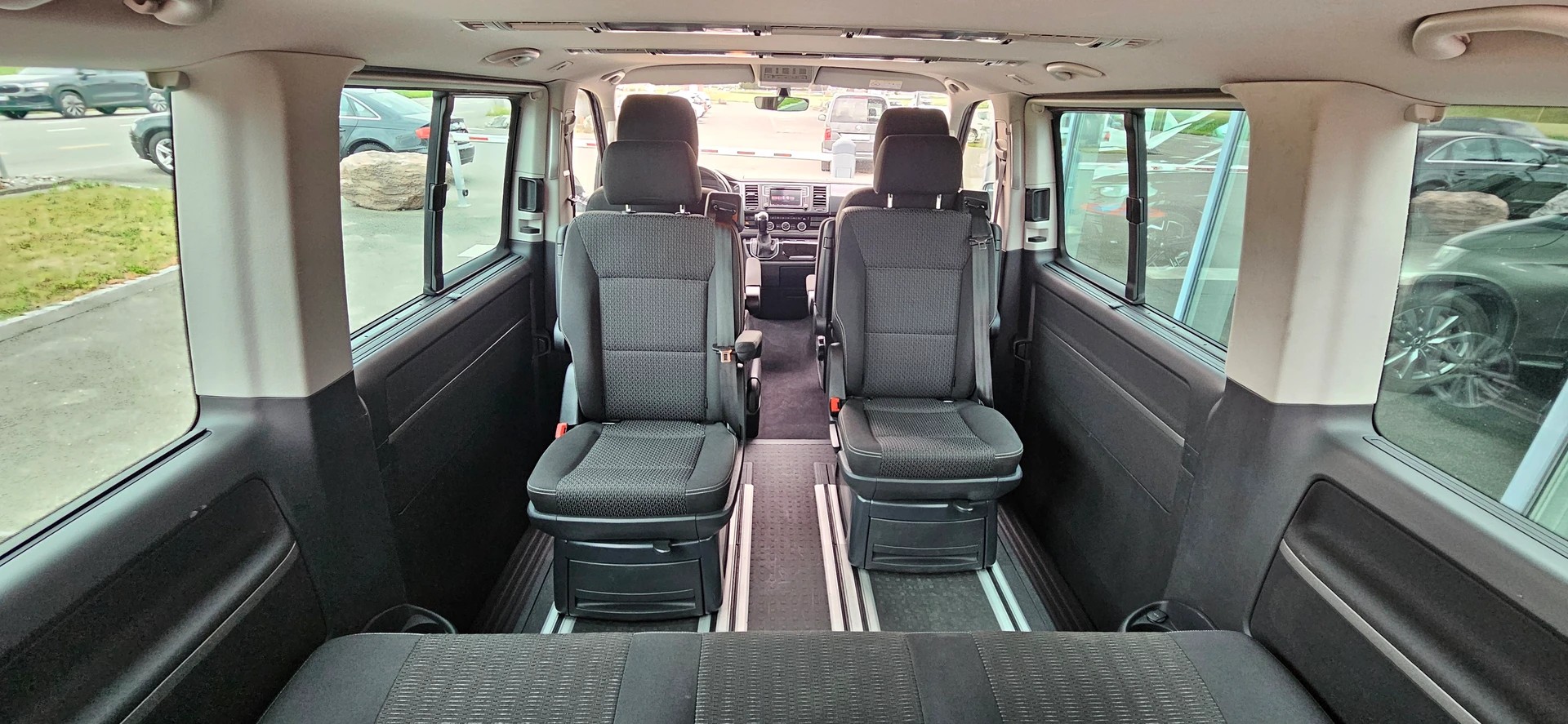 VW T6 Multivan 2.0 TDI - Bulli - Trendline DSG-image-12
