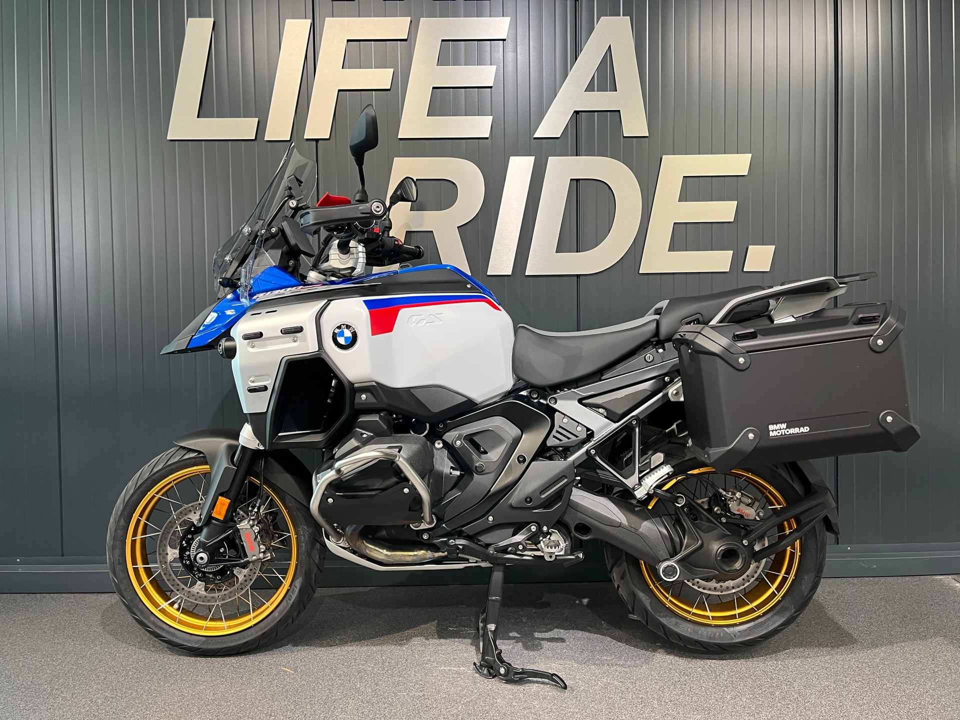 BMW R 1300 GS Adventure-showroom-element-2