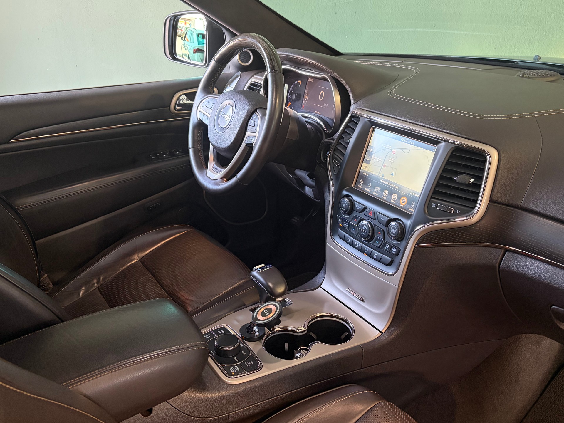 JEEP Grand Cherokee 3.0 CRD Summit Automatic *Ab MFK*CH-Fahrzeug*-image-9