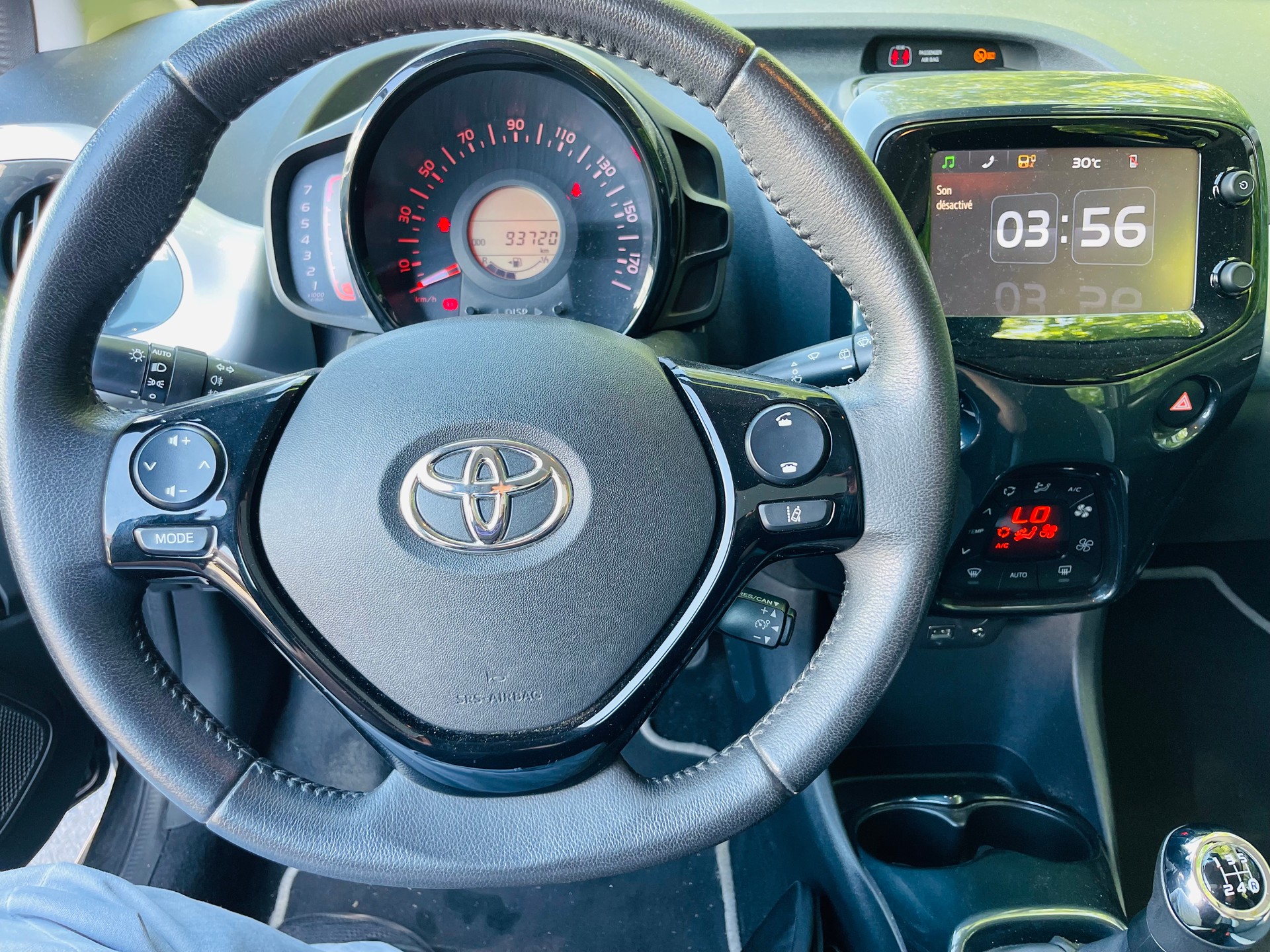 TOYOTA Aygo 1.2 VVT-i x-clusiv-image-12