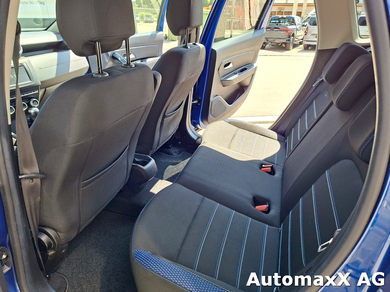 DACIA Duster 1.5 Blue dCi Comfort 4WD-image-11