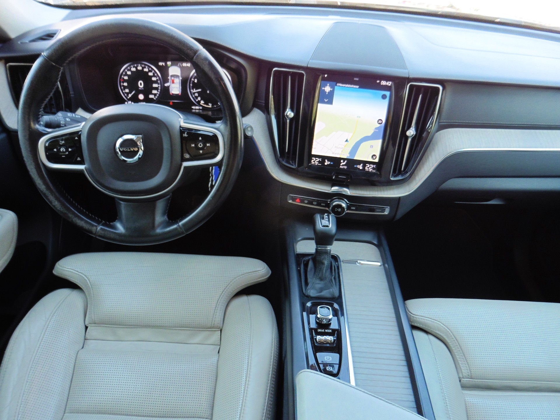 VOLVO XC60 T5 AWD Inscription Geartronic-image-12