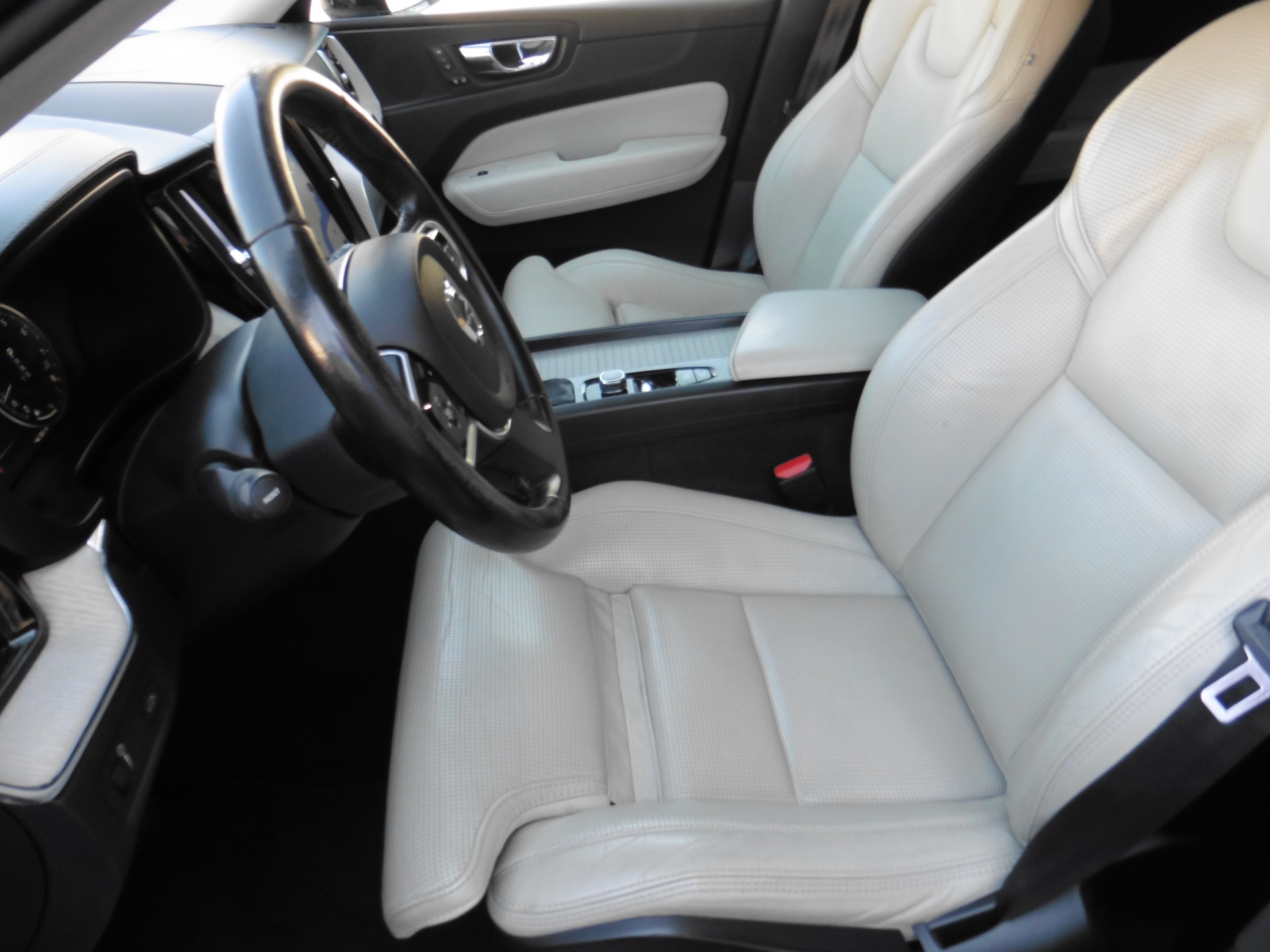 VOLVO XC60 T5 AWD Inscription Geartronic-image-16