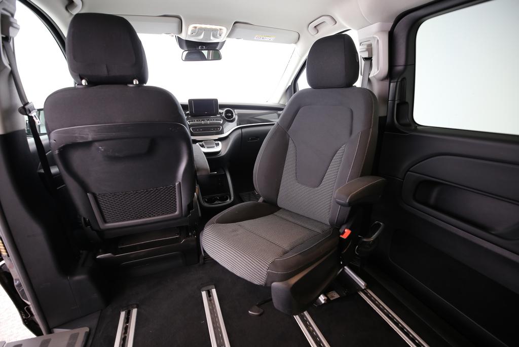 MERCEDES-BENZ V 250 d lang 4matic personnes à mobilité réduite (PMR)-image-12