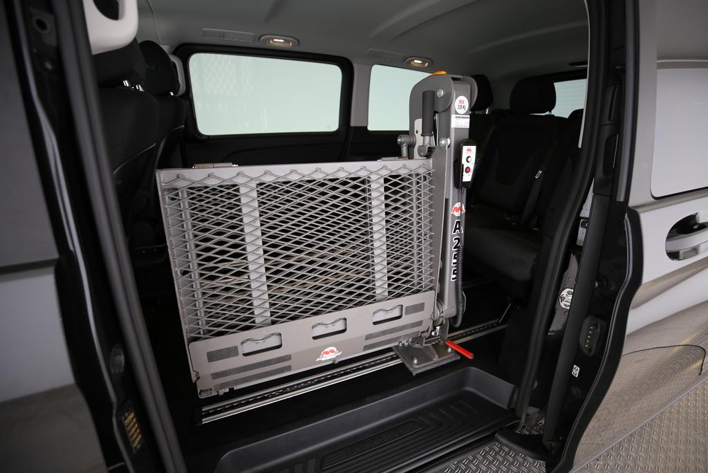 MERCEDES-BENZ V 250 d lang 4matic personnes à mobilité réduite (PMR)-image-9