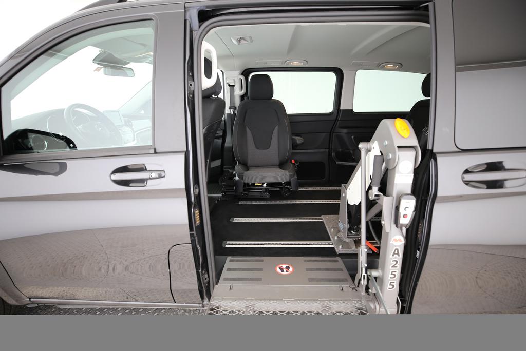 MERCEDES-BENZ V 250 d lang 4matic personnes à mobilité réduite (PMR)-image-13