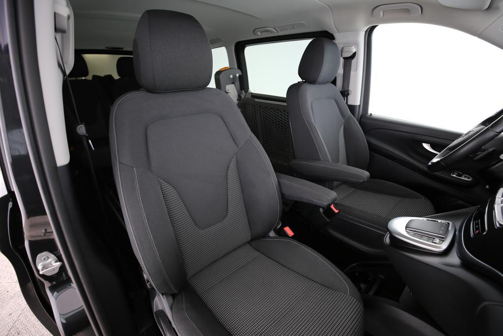 MERCEDES-BENZ V 250 d lang 4matic personnes à mobilité réduite (PMR)-image-14