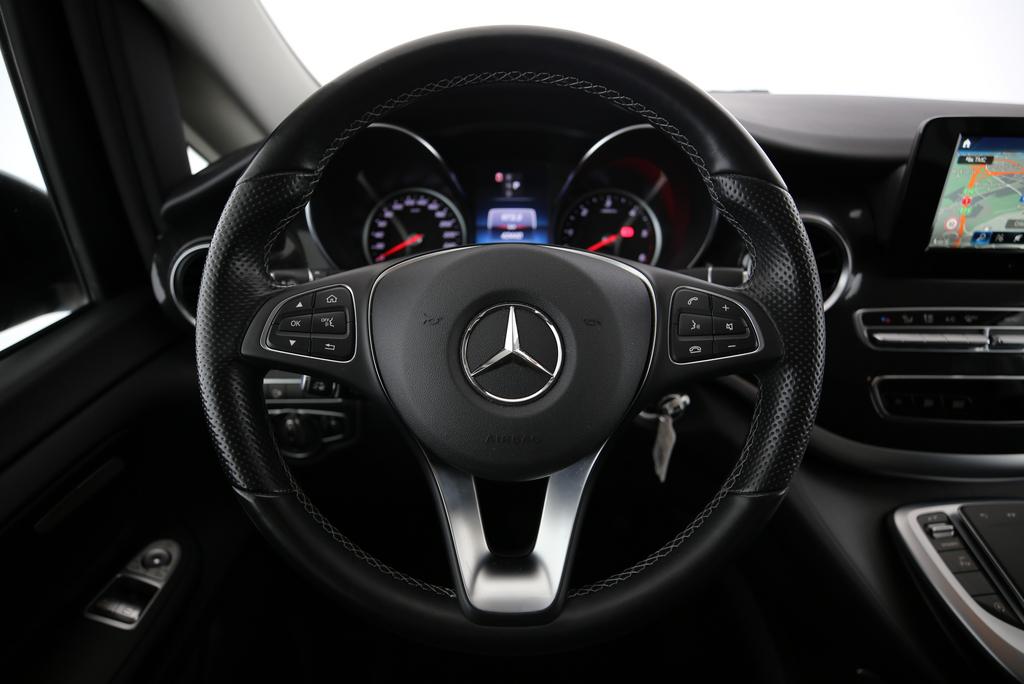 MERCEDES-BENZ V 250 d lang 4matic personnes à mobilité réduite (PMR)-image-5