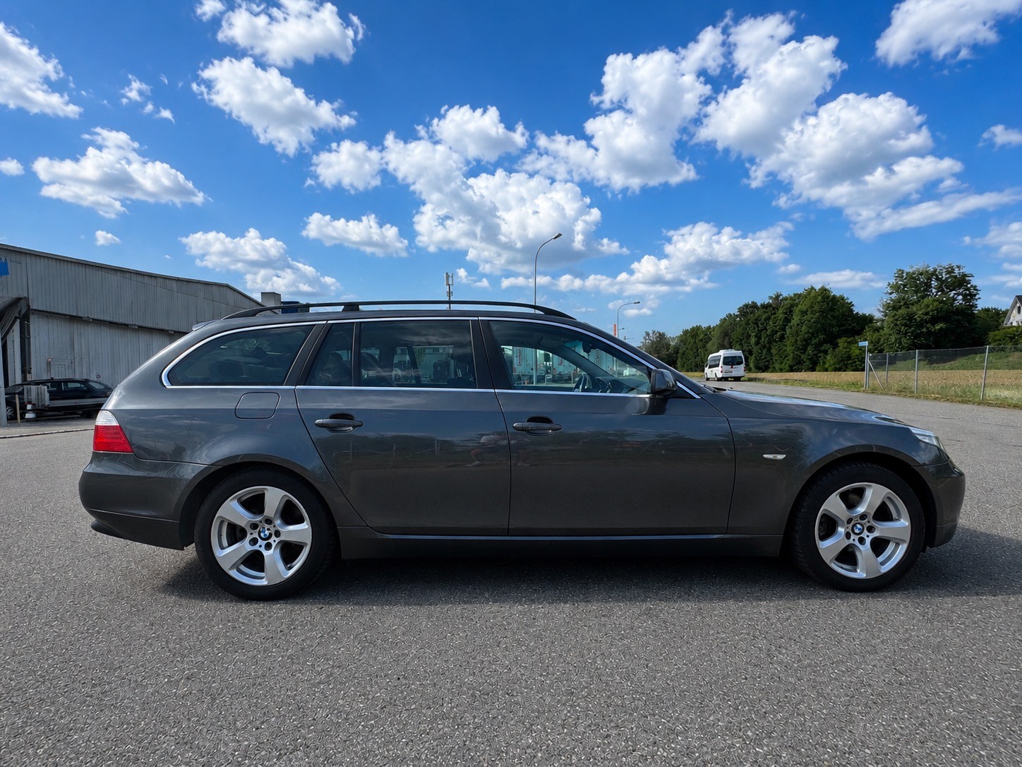 BMW 525xi Touring Steptronic-image-7