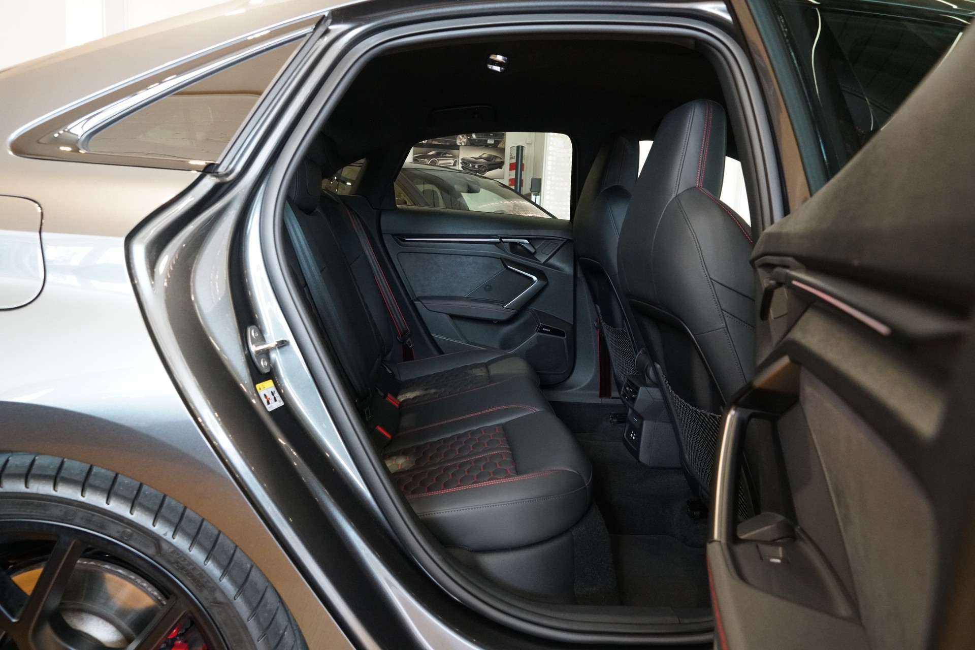 AUDI RS3 Limousine 2.5 TSI quattro S-tronic-image-20