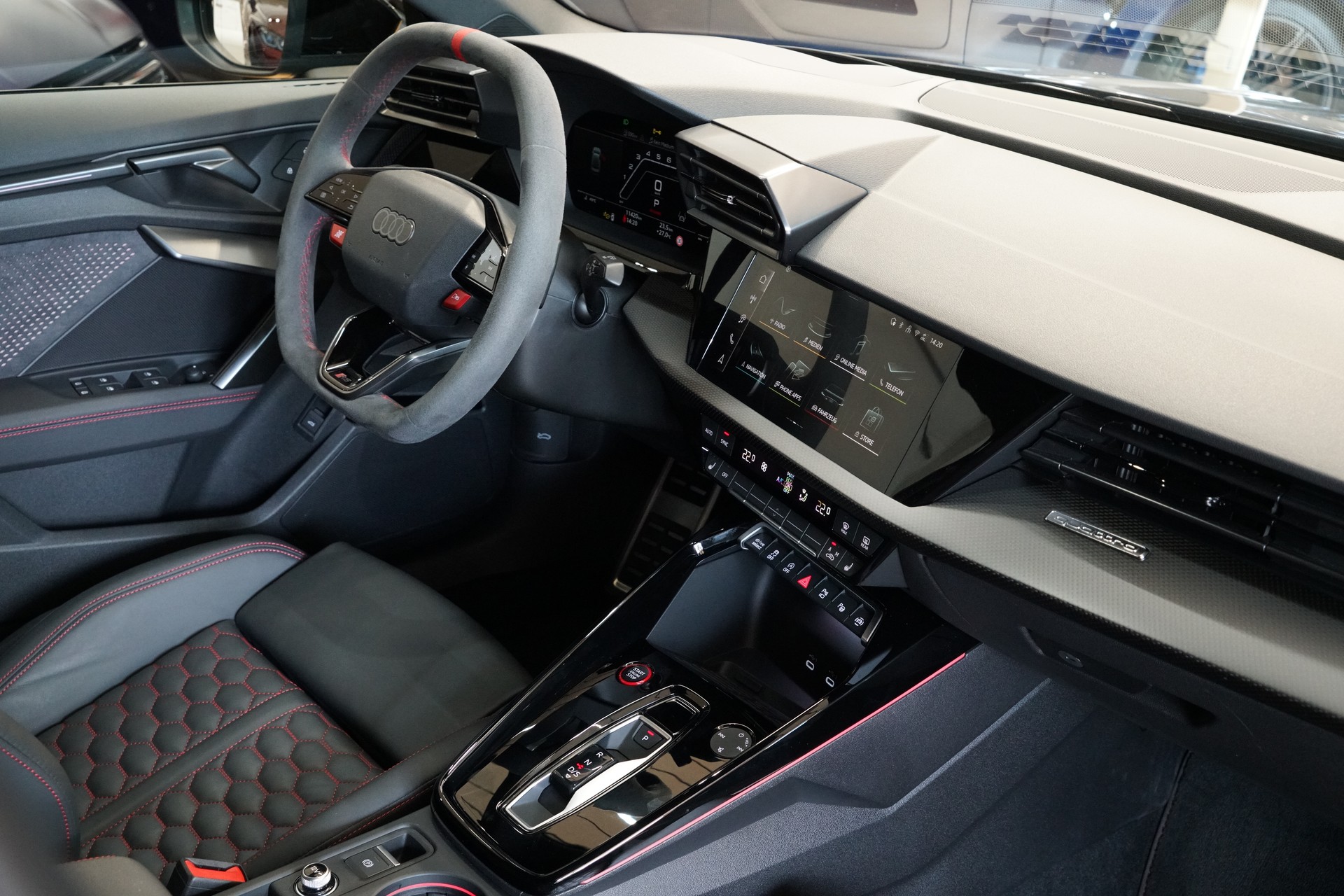 AUDI RS3 Limousine 2.5 TSI quattro S-tronic-image-23