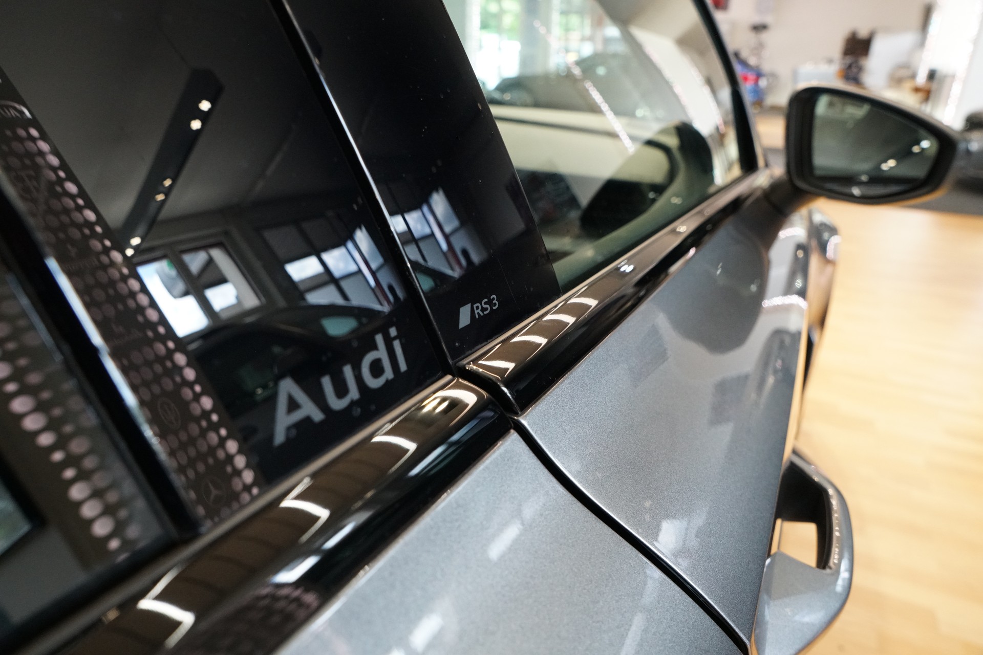 AUDI RS3 Limousine 2.5 TSI quattro S-tronic-image-13