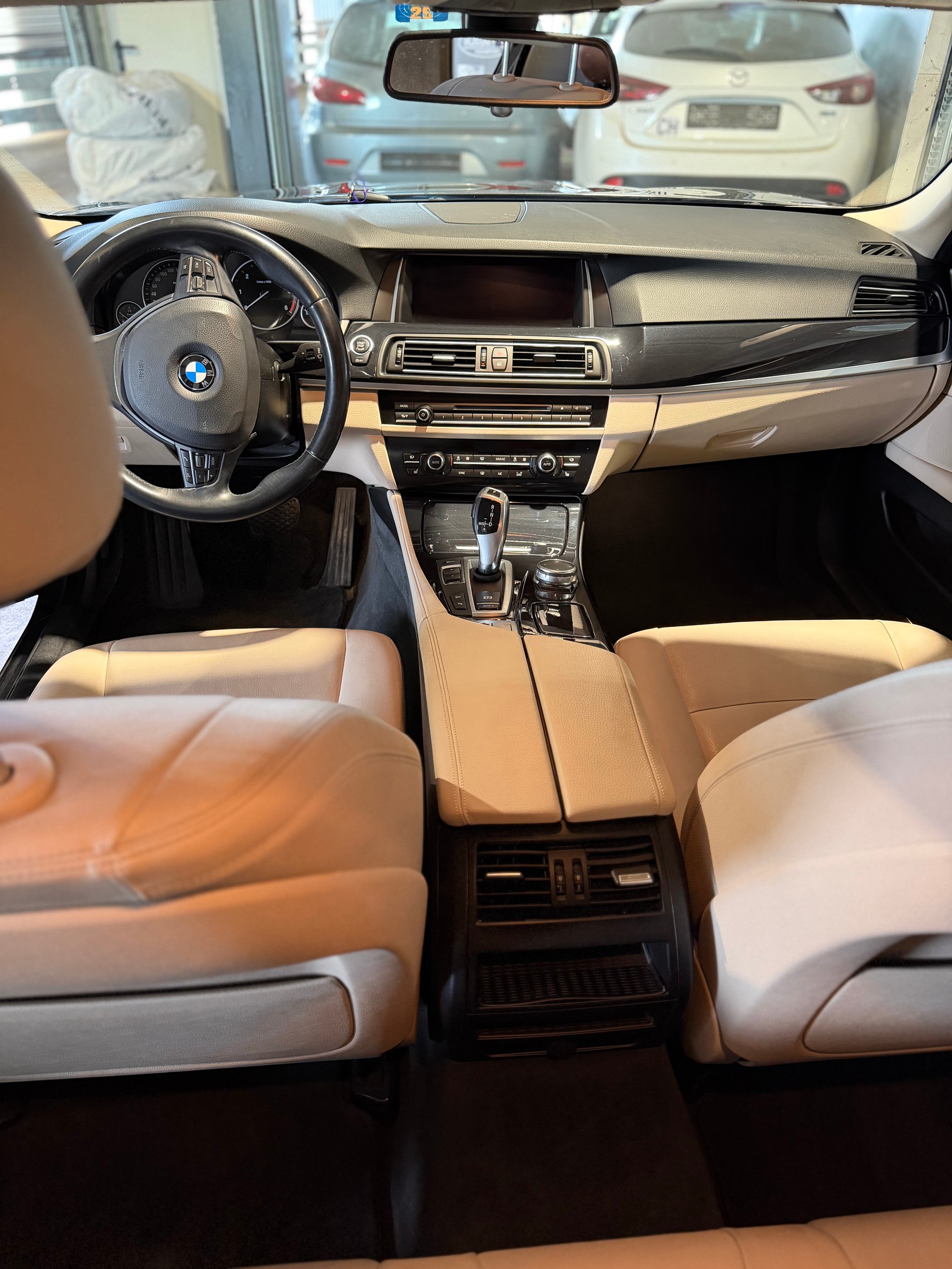 BMW 530d Touring xDrive Steptronic-image-10