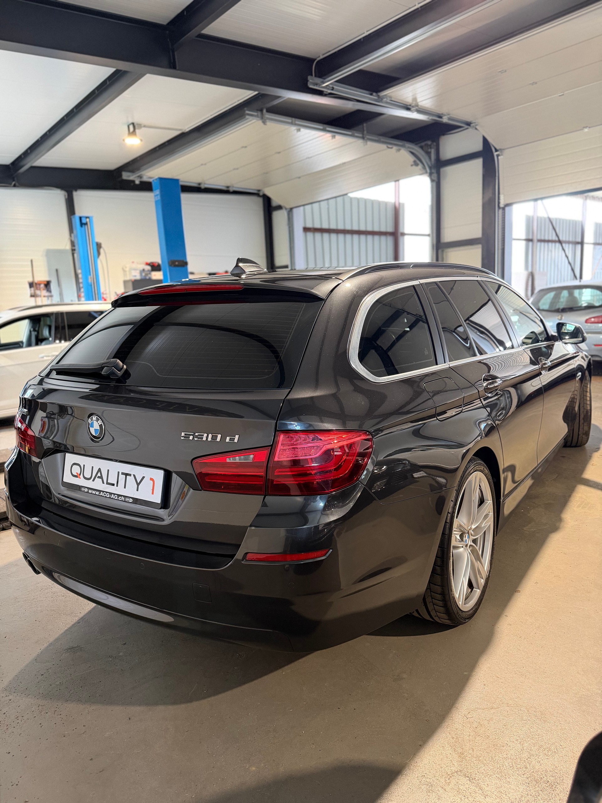 BMW 530d Touring xDrive Steptronic-image-5