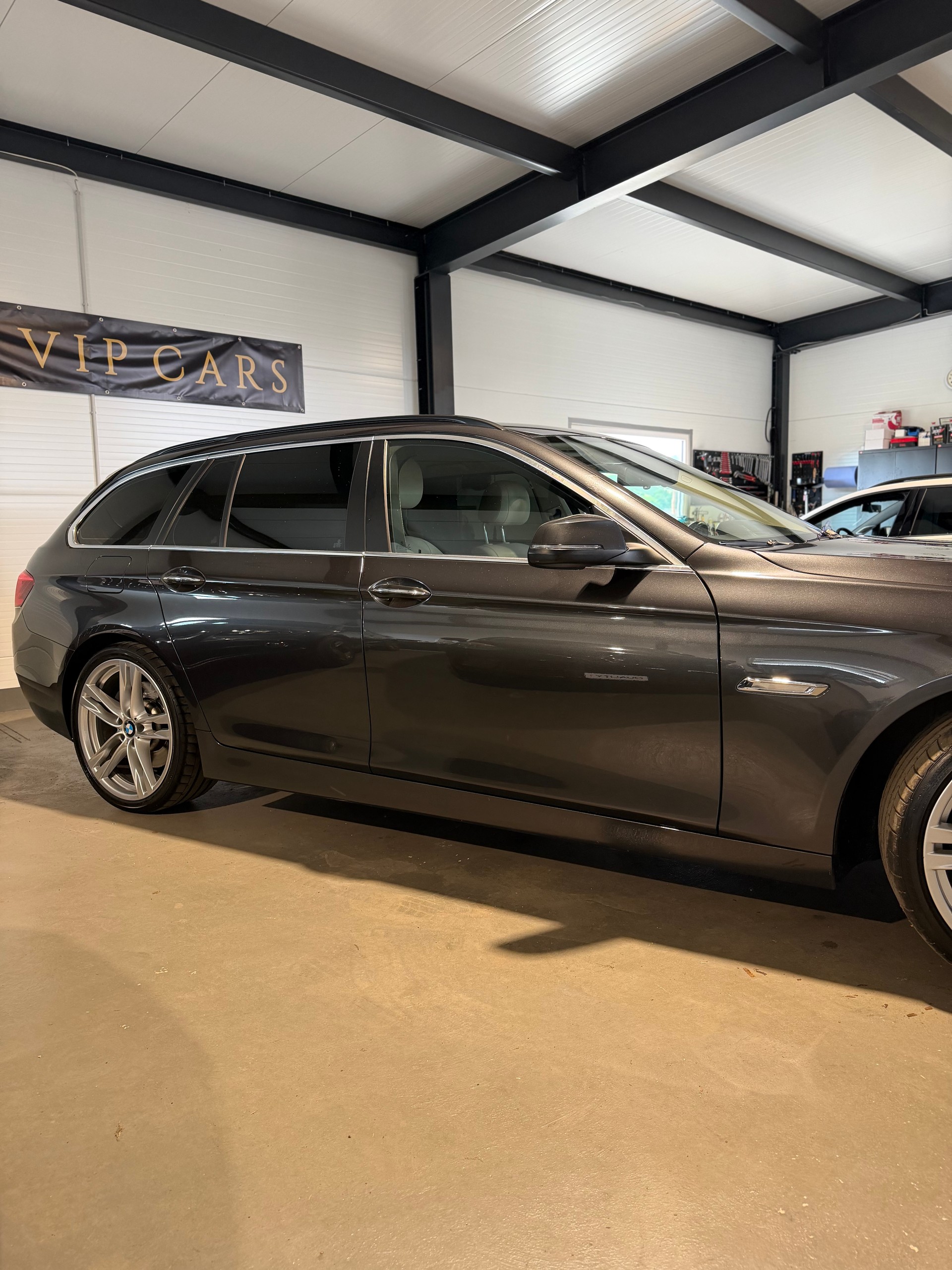BMW 530d Touring xDrive Steptronic-image-6