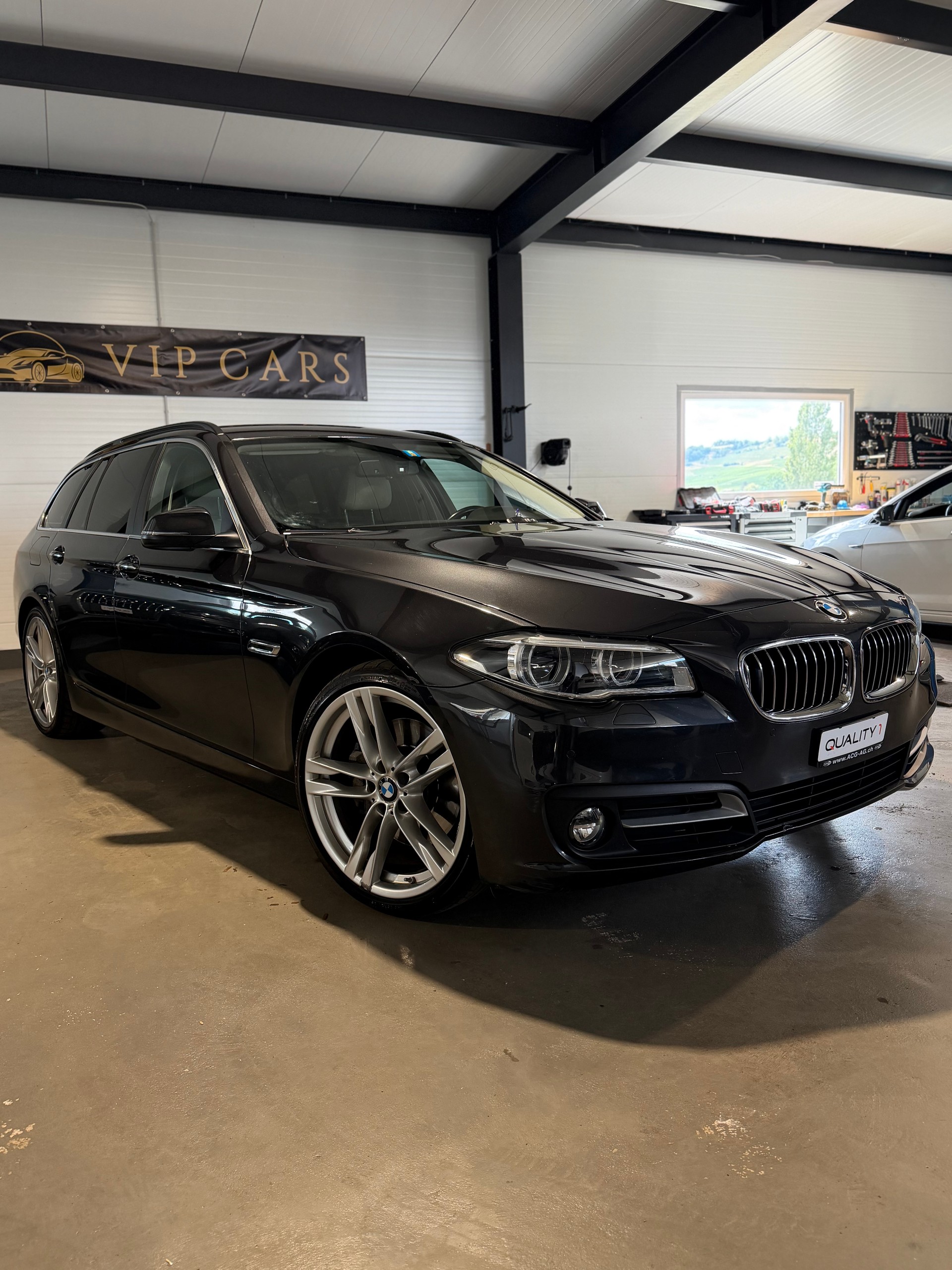 BMW 530d Touring xDrive Steptronic-image-0