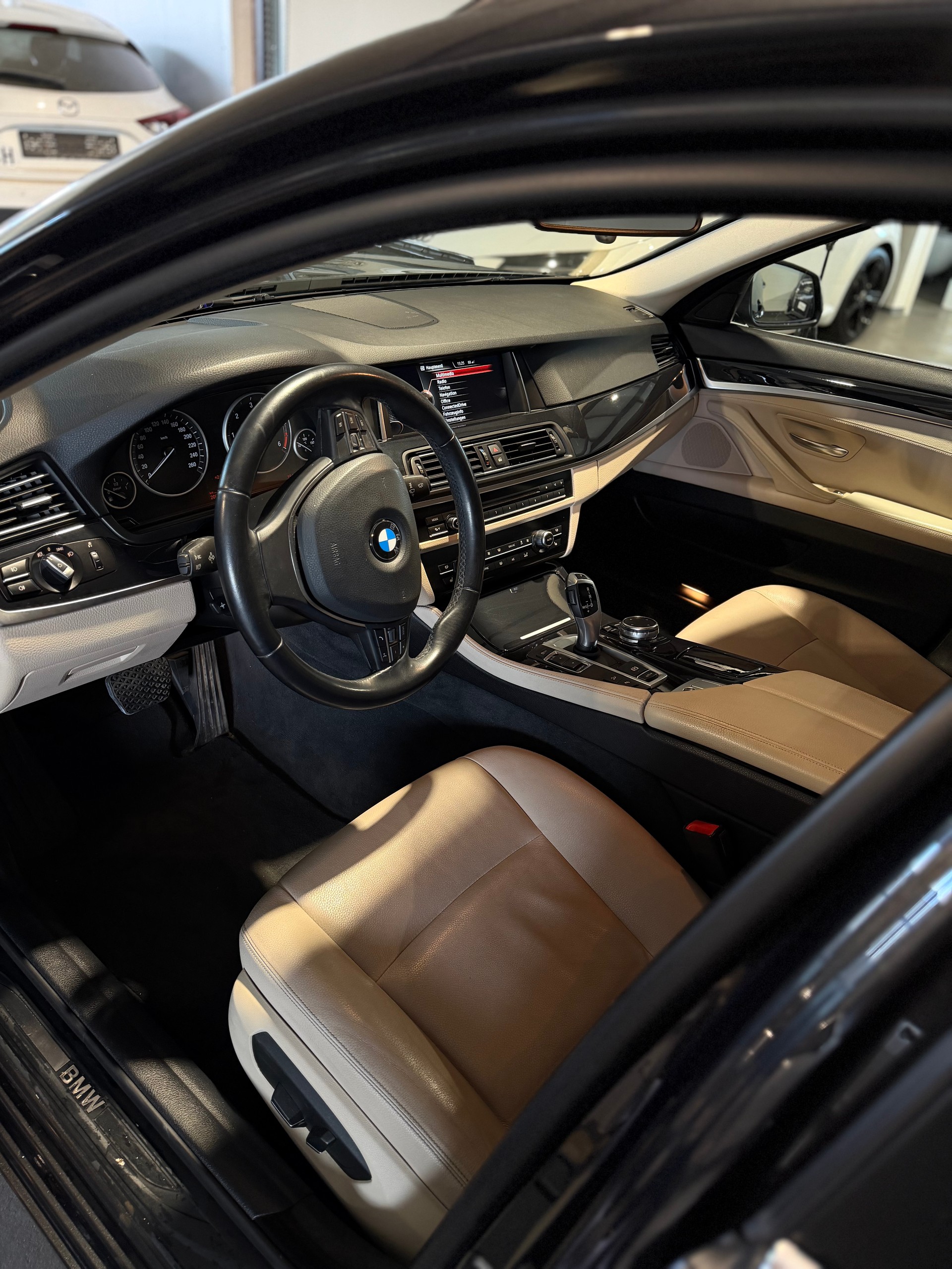 BMW 530d Touring xDrive Steptronic-image-7