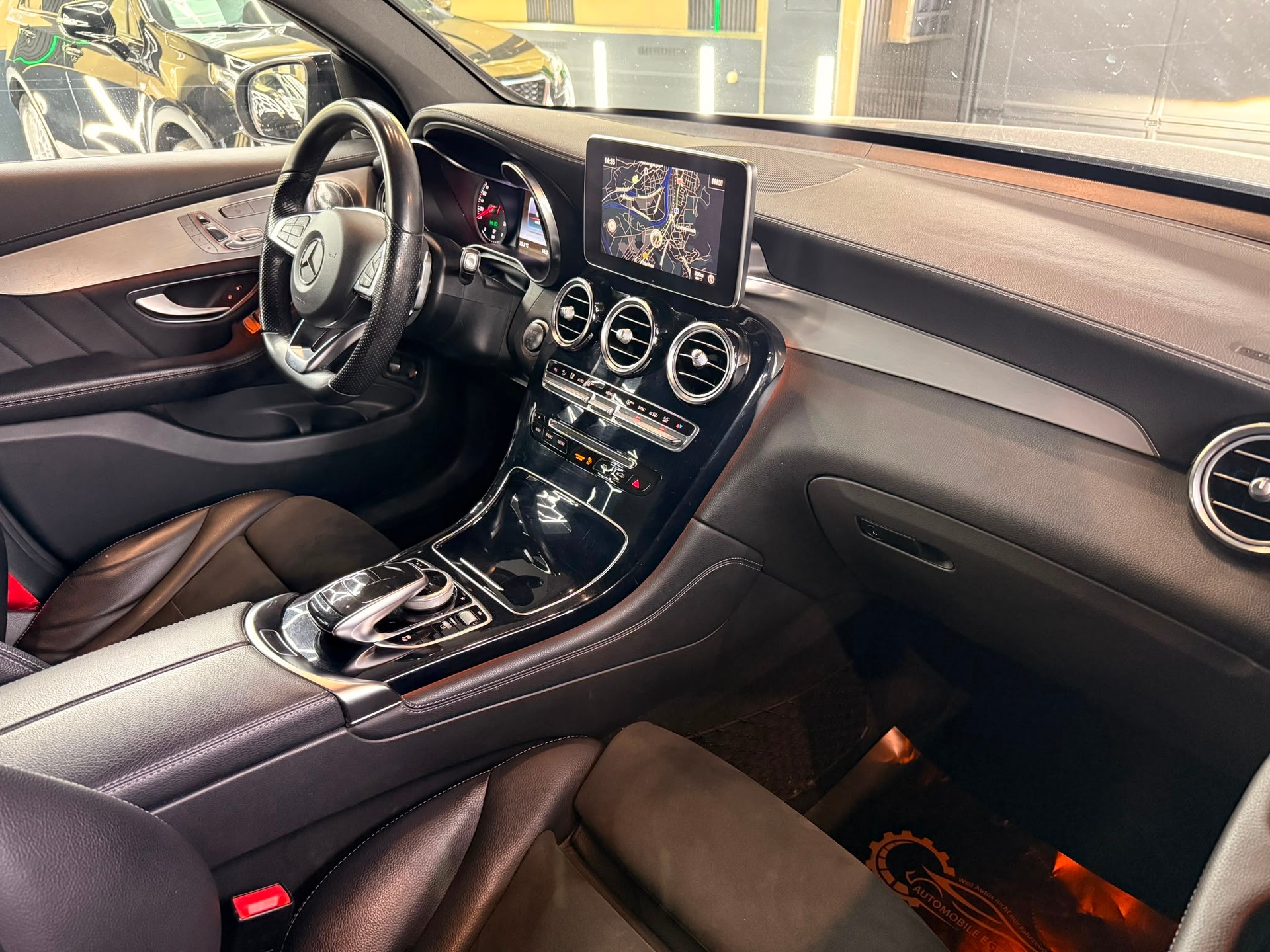 MERCEDES-BENZ GLC Coupé 250 d AMG Line 4Matic 9G-Tronic-image-10