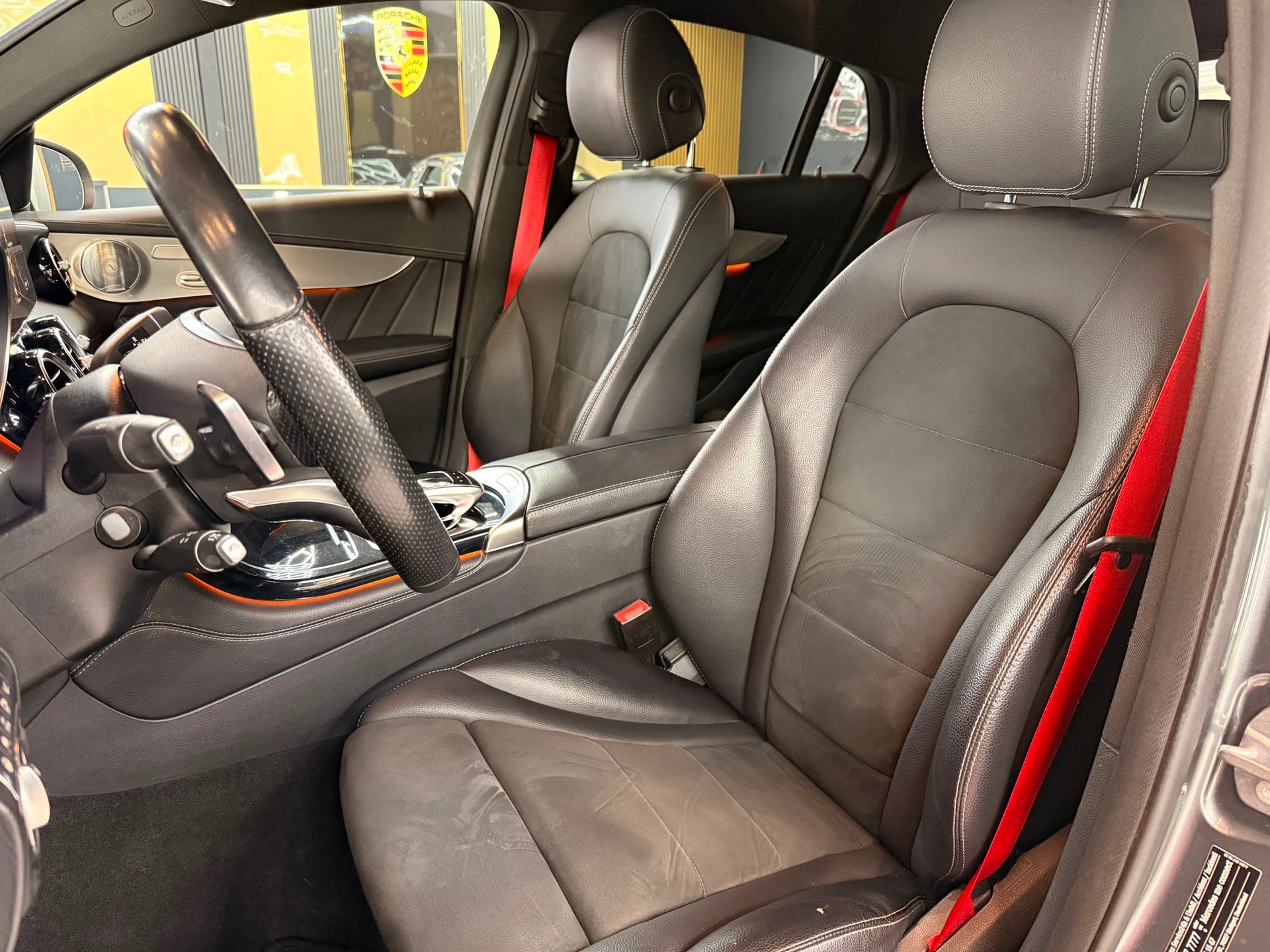 MERCEDES-BENZ GLC Coupé 250 d AMG Line 4Matic 9G-Tronic-image-9