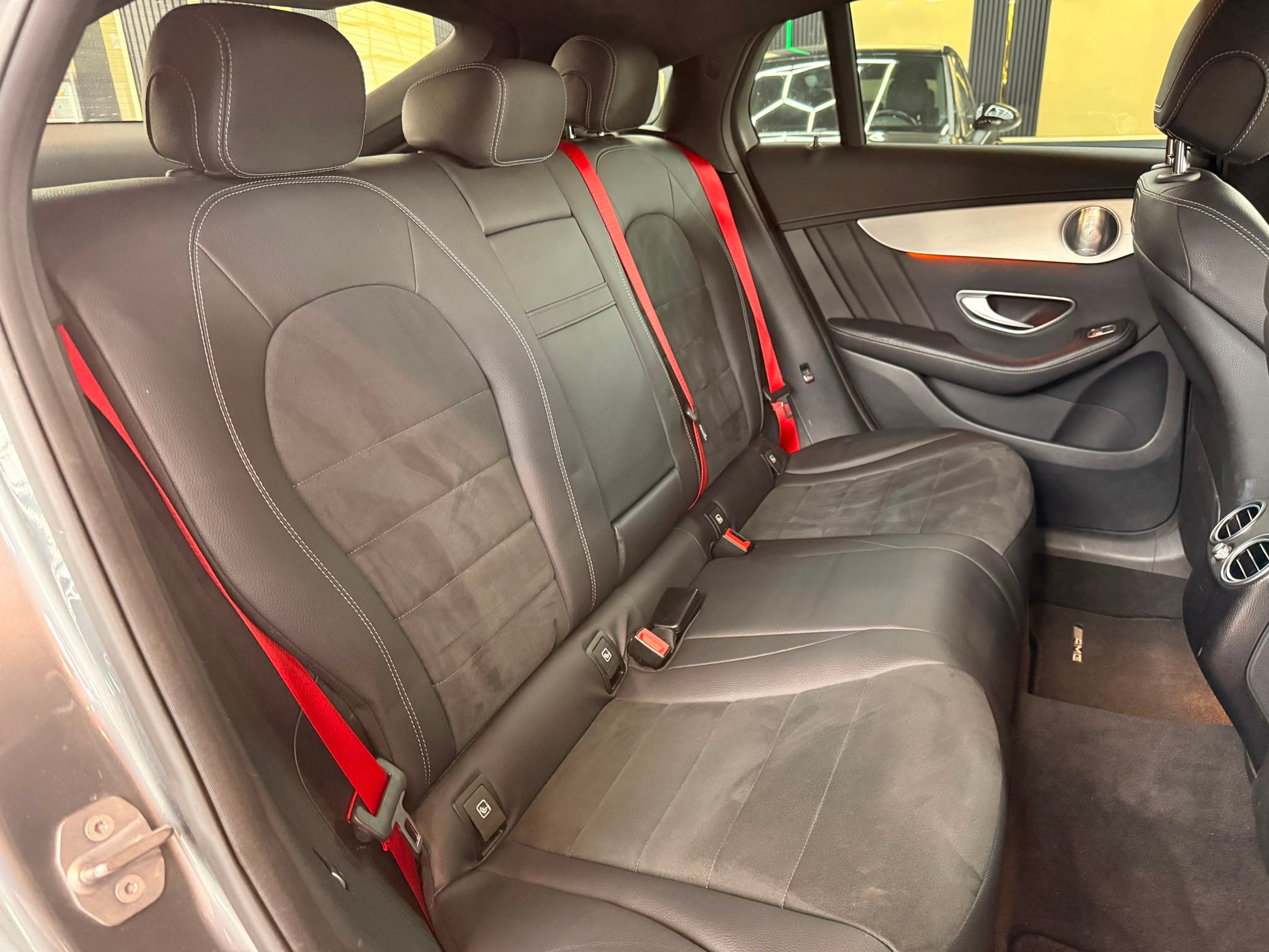 MERCEDES-BENZ GLC Coupé 250 d AMG Line 4Matic 9G-Tronic-image-14